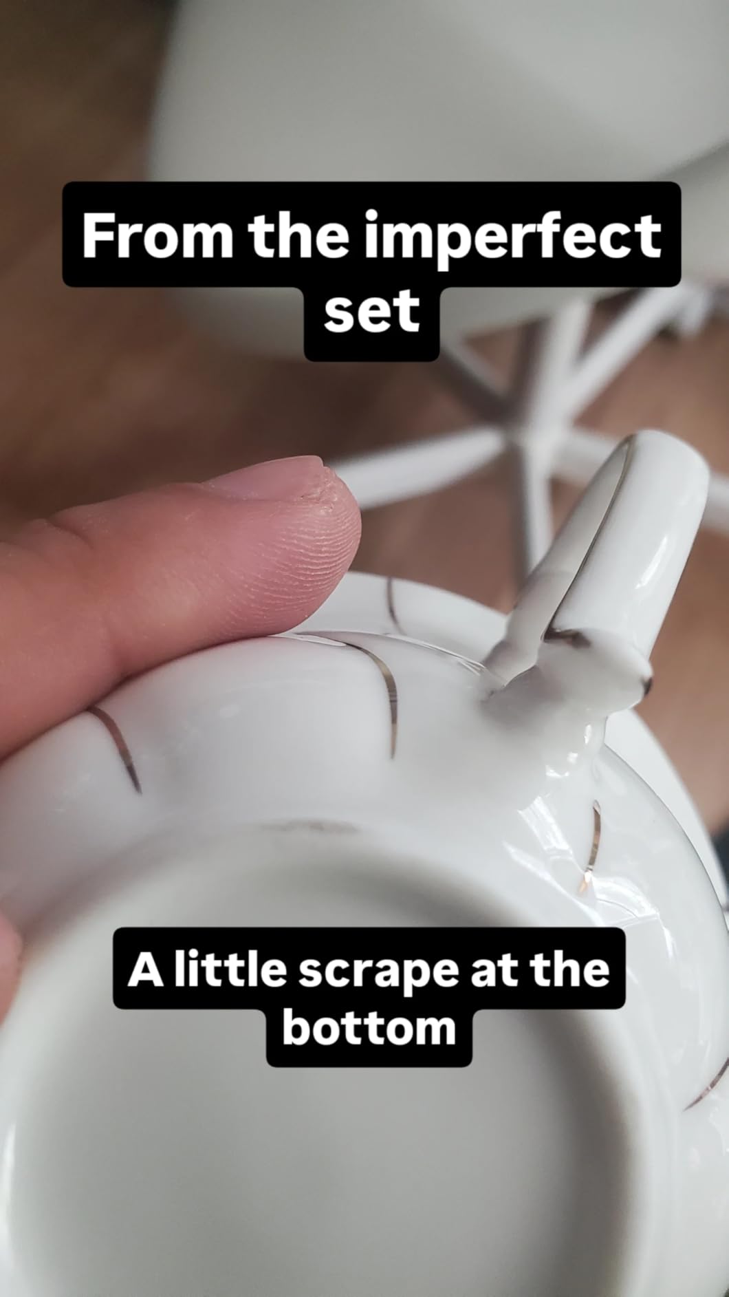 DUJUST 22 pcs White Porcelain Tea Set for 6, Luxury British Style Tea/Coffee Cup Set with Golden Trim, Beautiful Tea Set for Women, Tea Party Set, Gift Package (With a Stand) customer photo 1