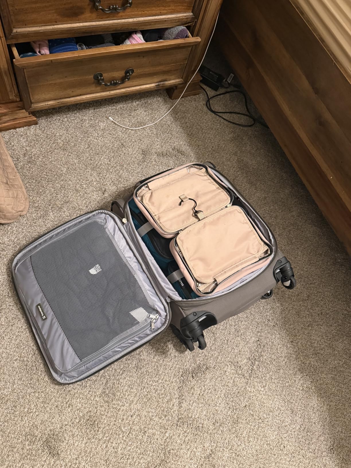 Travelpro Maxlite 5 Softside Expandable Luggage with 4 Spinner Wheels, Lightweight Suitcase, Men and Women, Ensign Blue, Checked-Medium 25-Inch customer photo 2