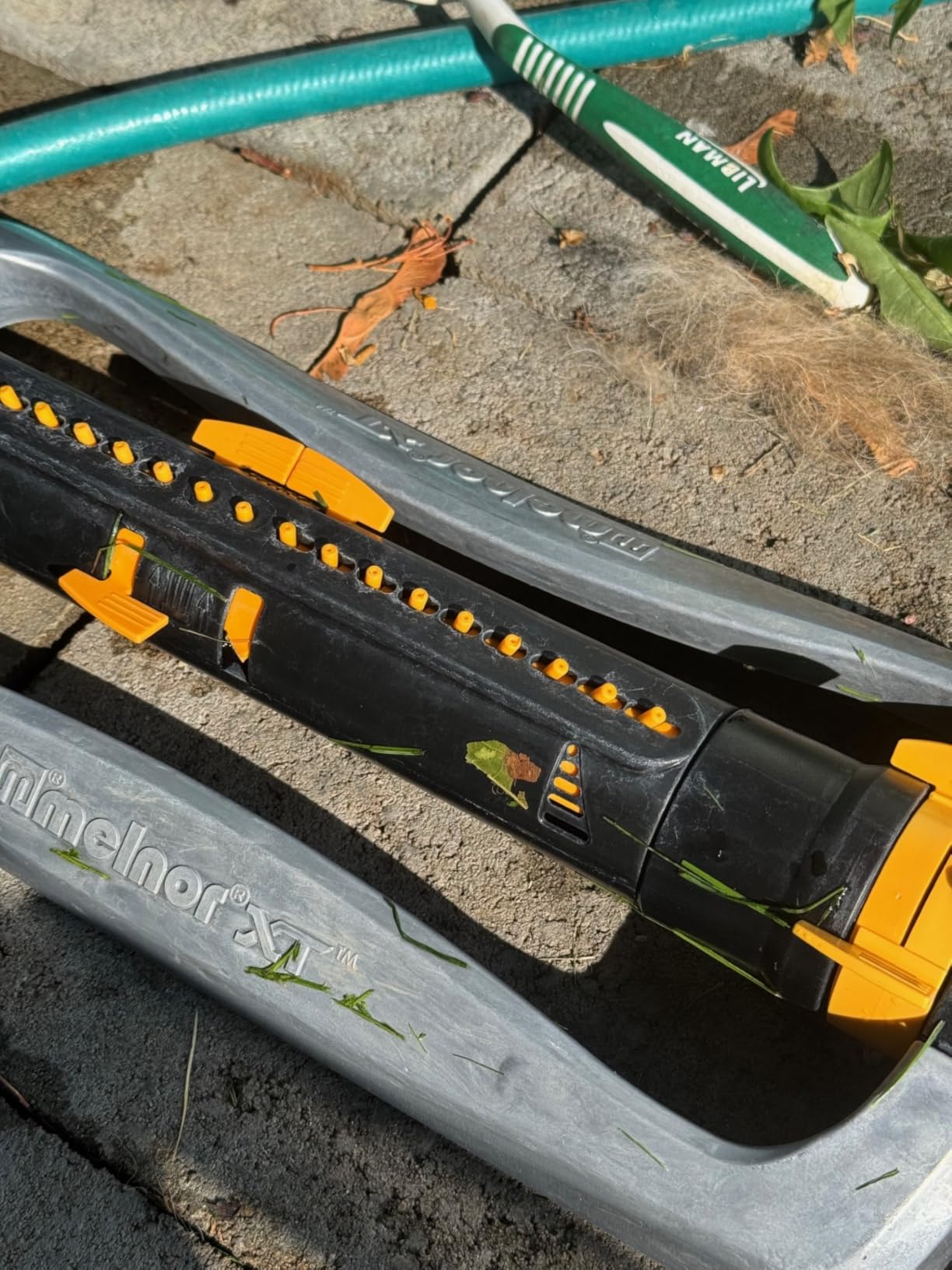 Melnor Metal Oscillating Sprinkler 4500 Sq Ft: Flow, Width, Range Adjust customer photo 1