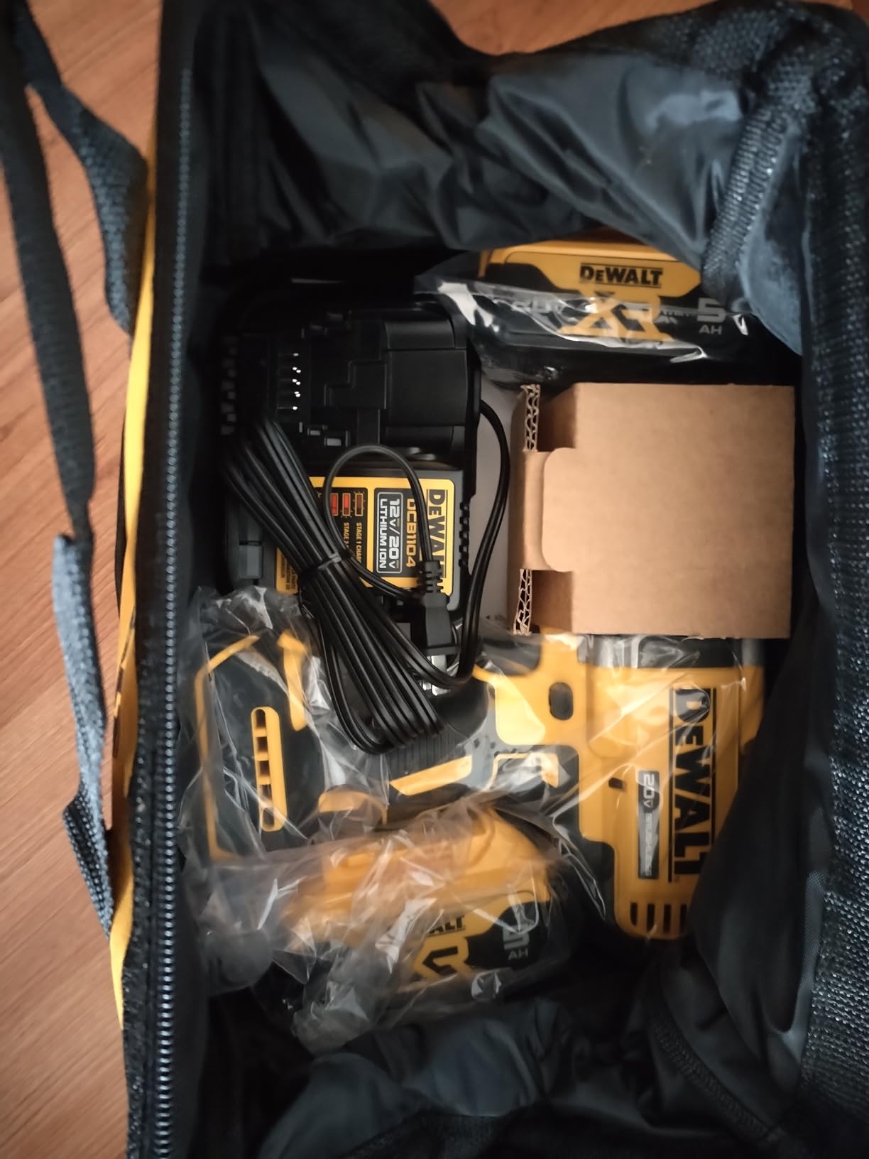 DEWALT 20V MAX XR 1/2 in. High Torque Impact Wrench with Hog Ring Anvil Kit (DCF900P2) customer photo 2