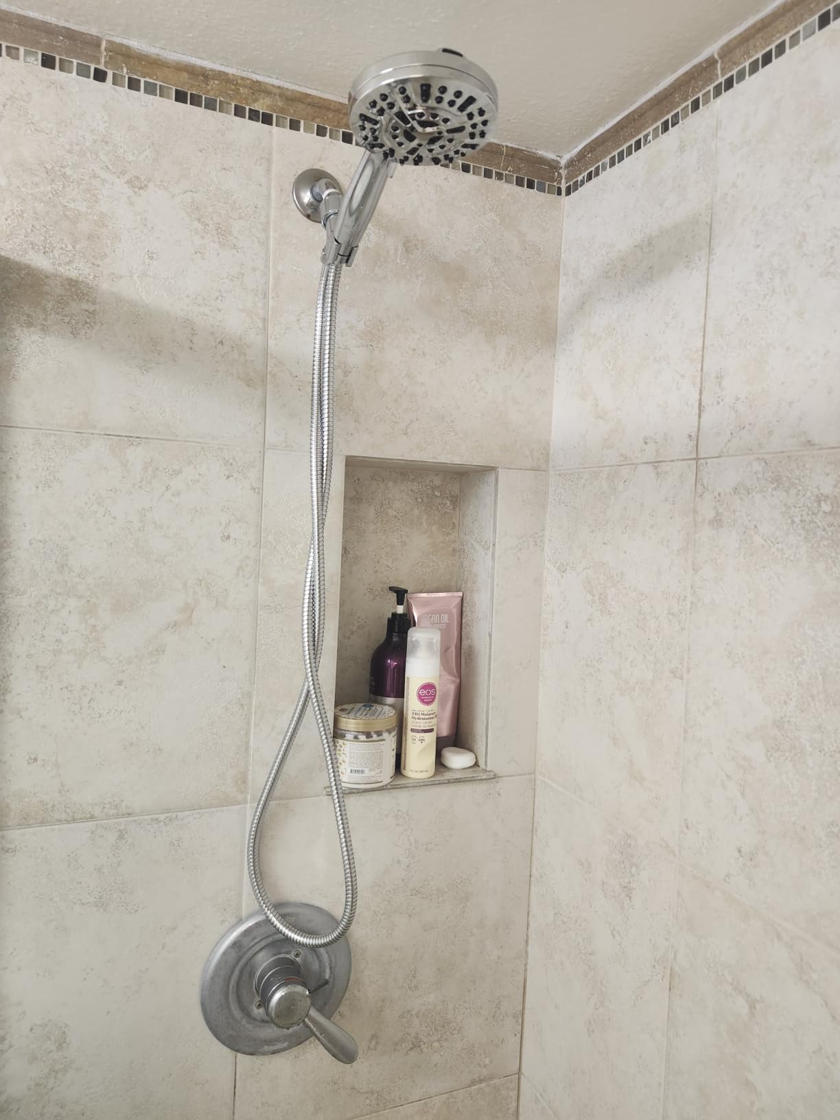 BESAQUO Shower Head,10 Functions High Pressure shower head with handheld, Built-in Pause Mode & Power Wash, Non-Clogging Nozzles High Flow Hand Held Shower Head, Leakproof 6ft Hose&Adjustable Bracket customer photo 2