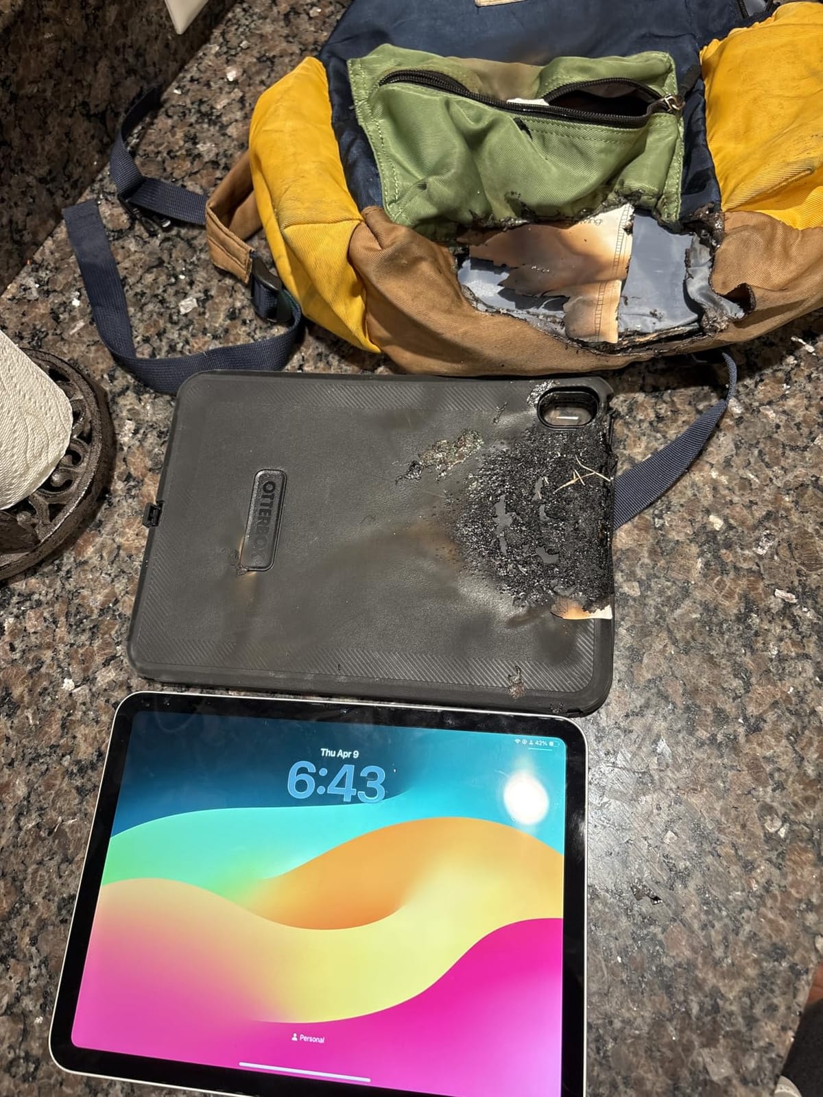 OtterBox Defender Series Case for iPad (A16 & 10th Gen) - Black | Heavy Duty, Rugged and Protective iPad Case customer photo 1