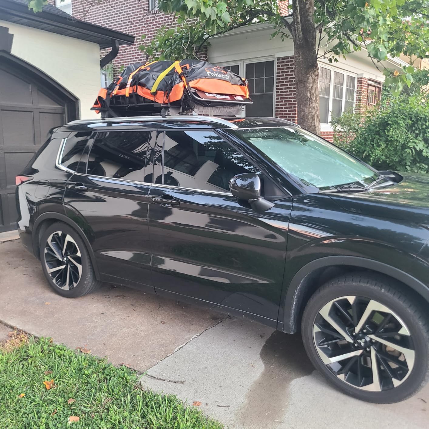FIVKLEMNZ 21 Cubic Car Rooftop Cargo Carrier Roof Bag Waterproof for All Top of Vehicle with/Without Rack Includes Topper Anti-Slip Mat + Reinforced Straps + 6 Door Hooks + Luggage Lock customer photo 2