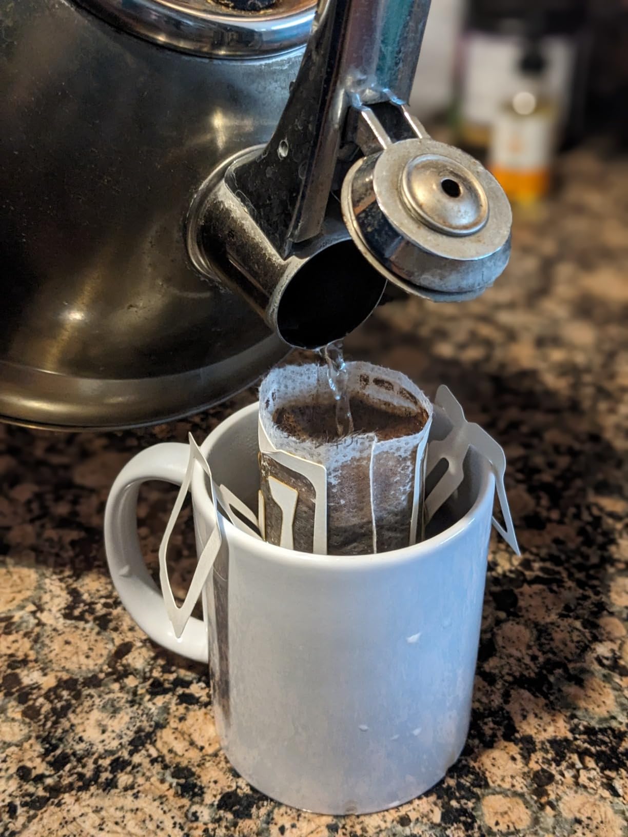 UCC Shokunin Coffee, Single Serve Japanese Style Pour Over Coffee, Imported from Japan, 16 individual bags, 0.25 Oz (7 g) per bag customer photo 2