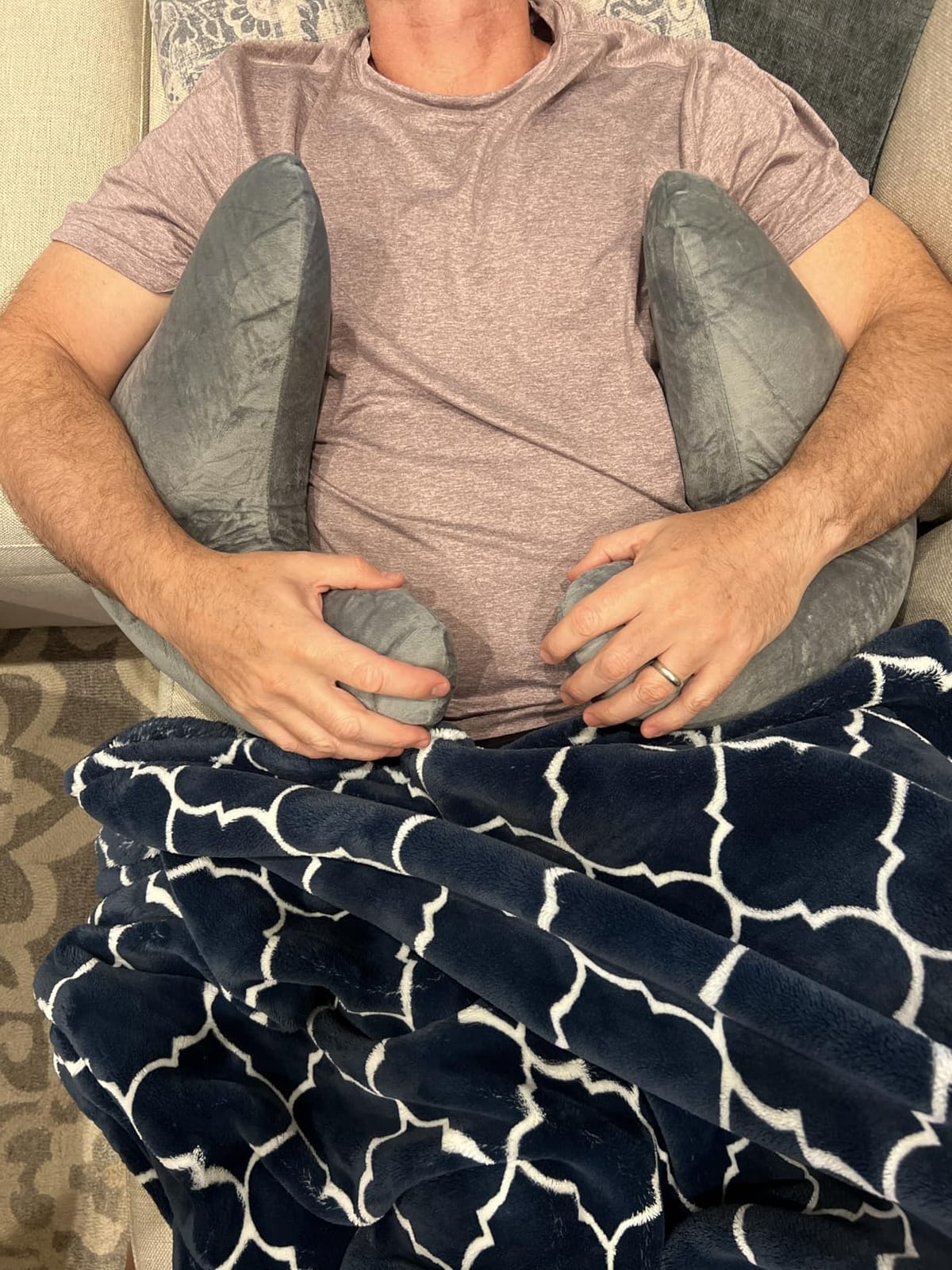 Cheer Collection Rotator Cuff Pillow - Shoulder Surgery Recovery Pillow for Side Sleepers, Arm Support Cushion for Rotator Cuff Injury & Post Surgery Comfort, Gray customer photo 1