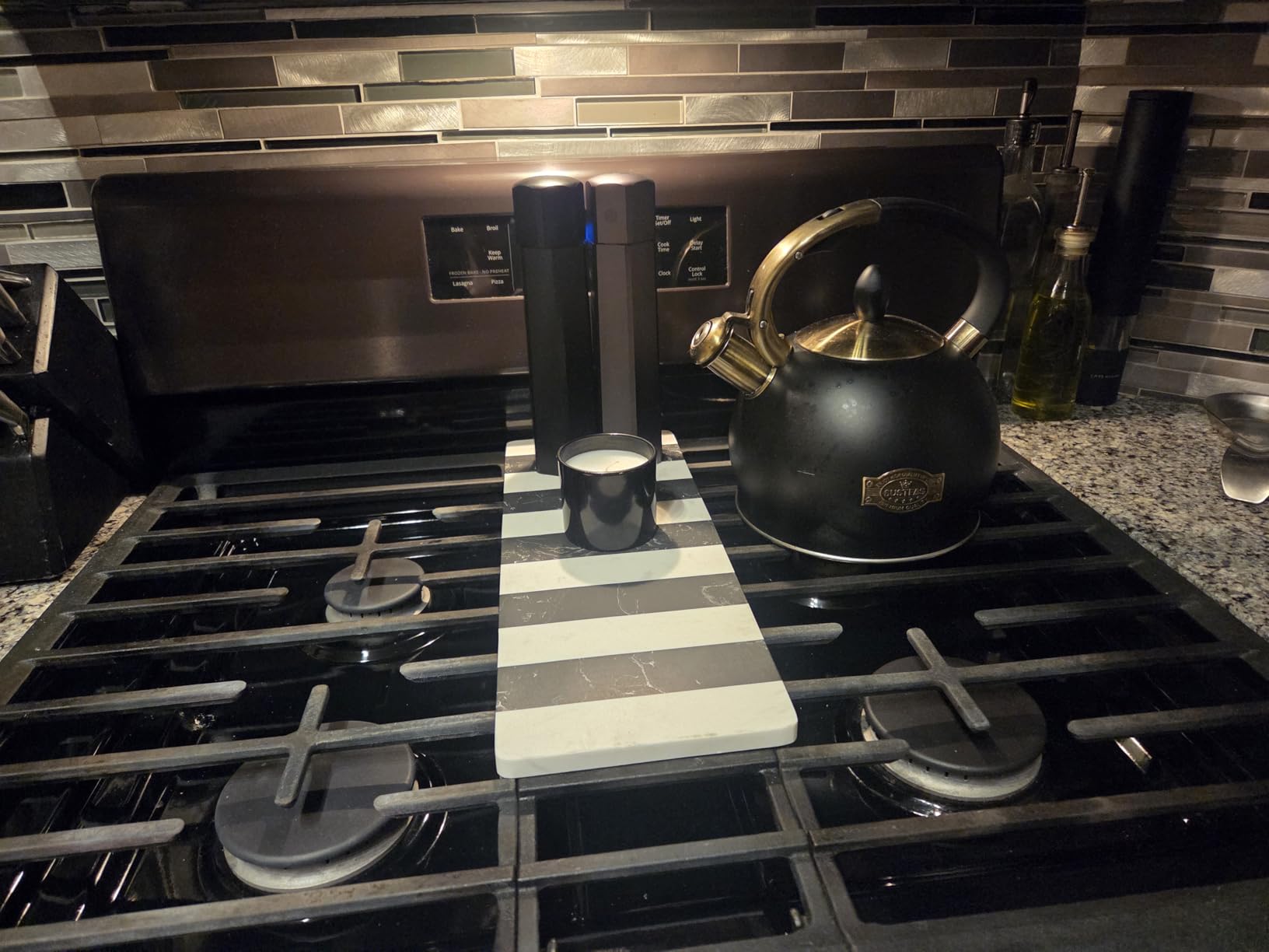 HexClad HexMill Pepper Grinder, Aluminum Matte Black, 10 Grind Settings customer photo 1