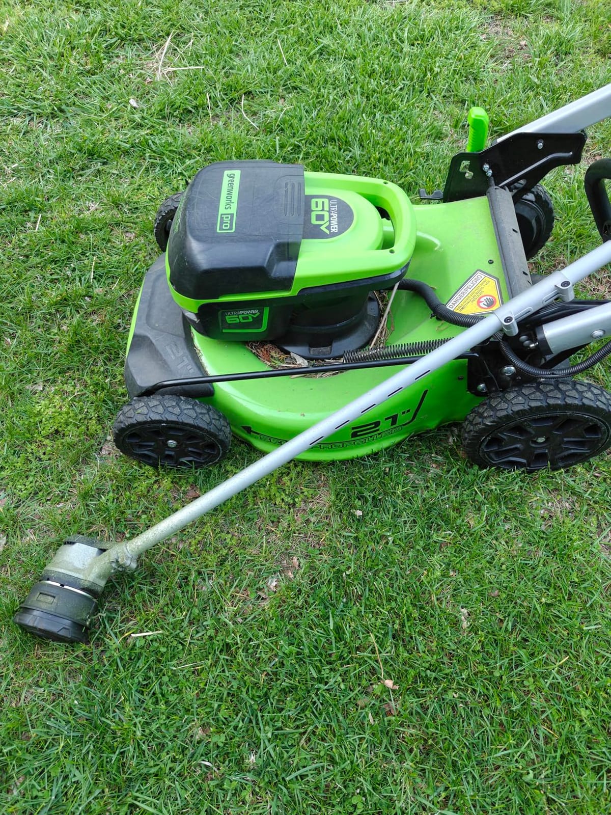 Greenworks 60V 16 in Cordless String Trimmer, 2.5 Ah Battery customer photo 2