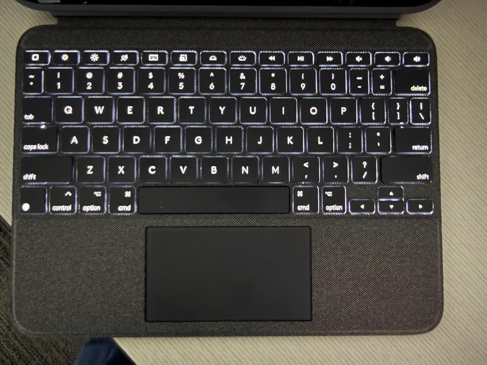 Logitech Combo Touch, Detachable iPad Keyboard Case 10th gen - Oxford Gray | Large Precision Trackpad, Full-Size Backlit Keyboard, Smart Connector Technology, A16 compatible customer photo 2