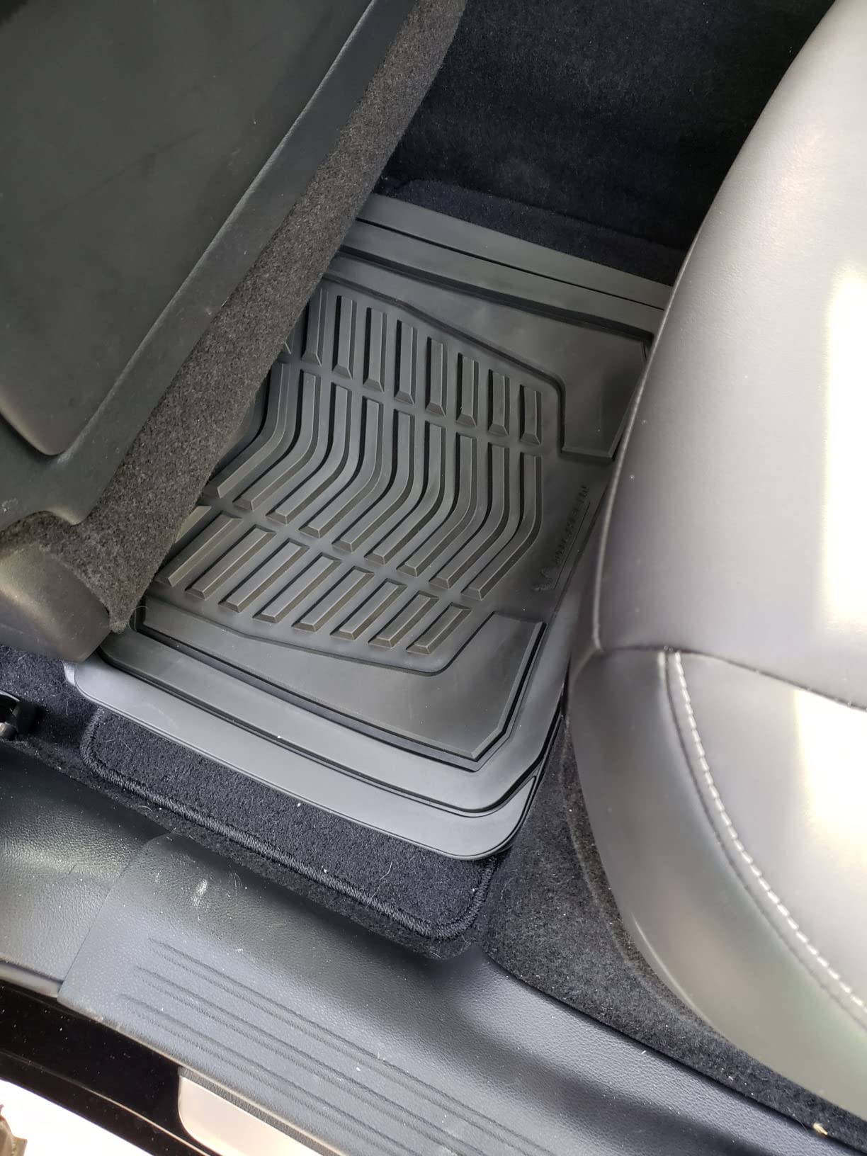 Michelin All-Weather Car Floor Mats Heavy Duty Floor Mats Protection, 4 pcs, Smart Trim Tailor Fit, Clint Back, Secure GripClip, Full Coverage Odorless Non-Slip Car Floor Mats - FL1018 Gray customer photo 1