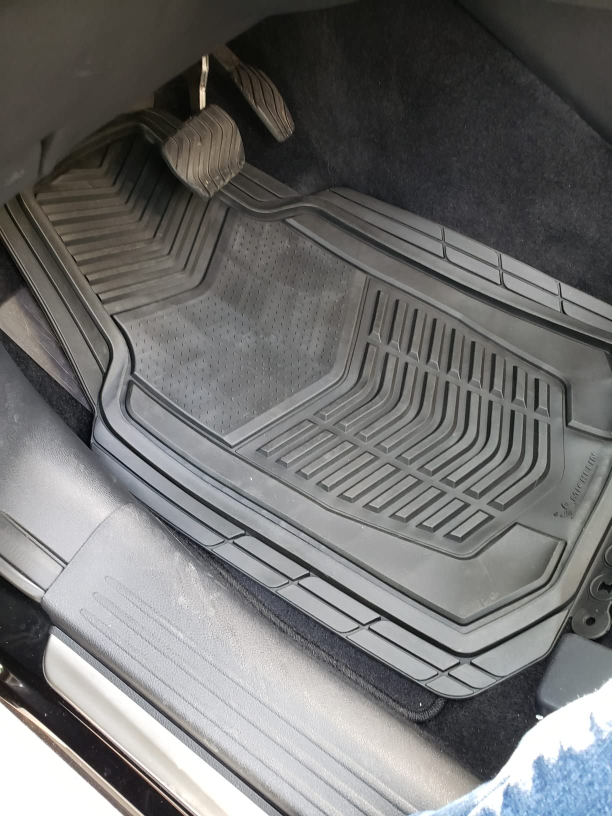 Michelin All-Weather Car Floor Mats Heavy Duty Floor Mats Protection, 4 pcs, Smart Trim Tailor Fit, Clint Back, Secure GripClip, Full Coverage Odorless Non-Slip Car Floor Mats - FL1018 Gray customer photo 2