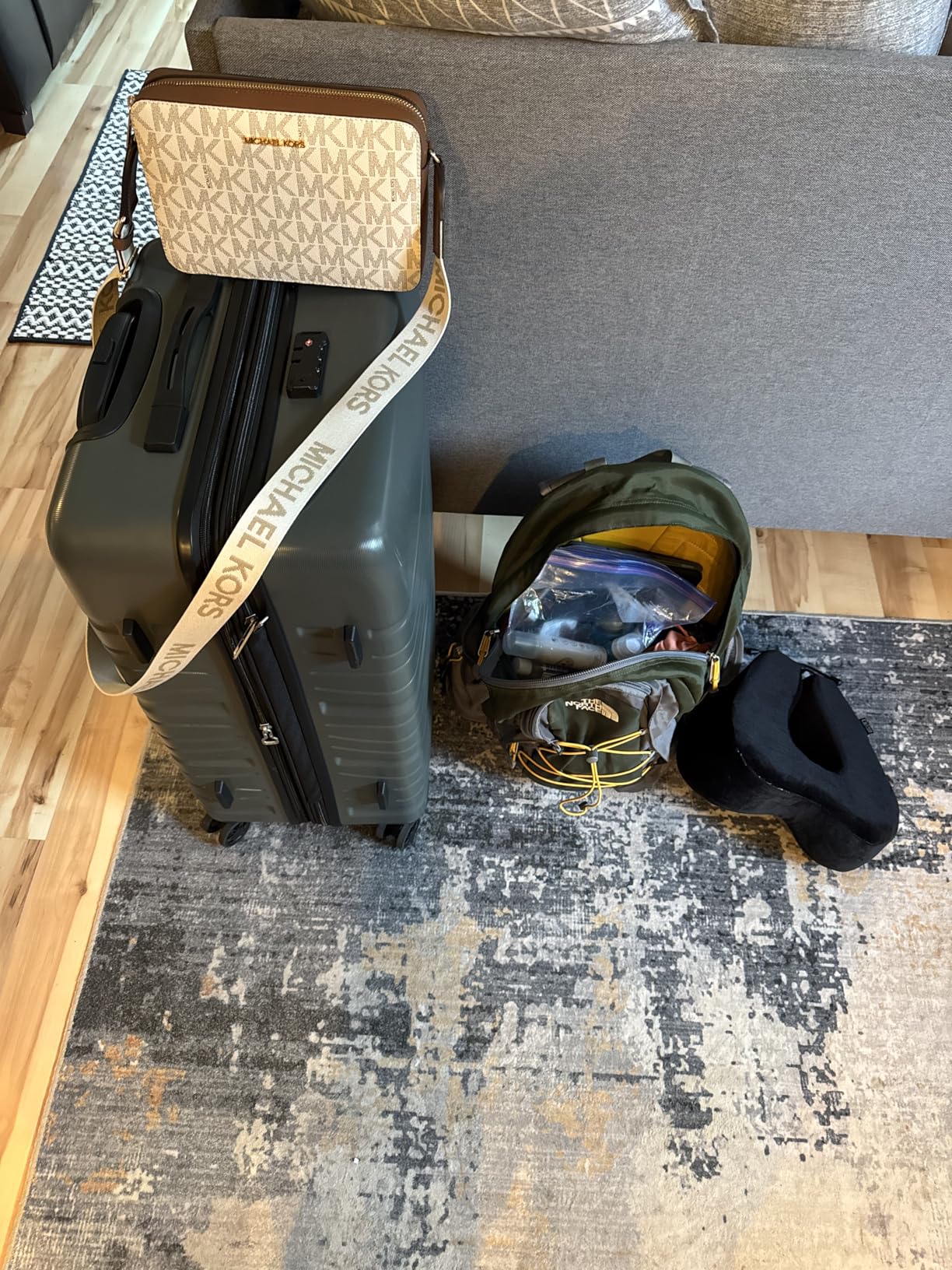 Samsonite Evolve SE Hardside Expandable Luggage with Spinners, Bass Black, 3PC Set (CO/M/L) customer photo 2