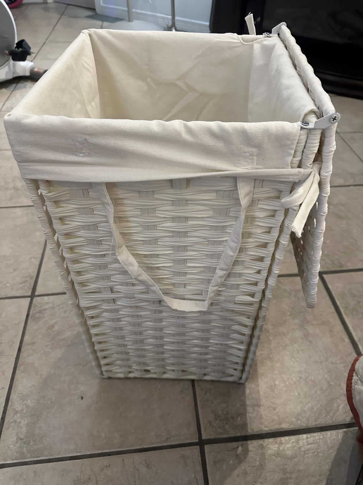 SONGMICS Laundry Hamper with Lid, 17.2 Gallon (65 L) Synthetic Rattan Clothes Laundry Basket with Lid and Handles, Foldable, Removable Liner, Goose Yellow ULCB165N01 customer photo 1