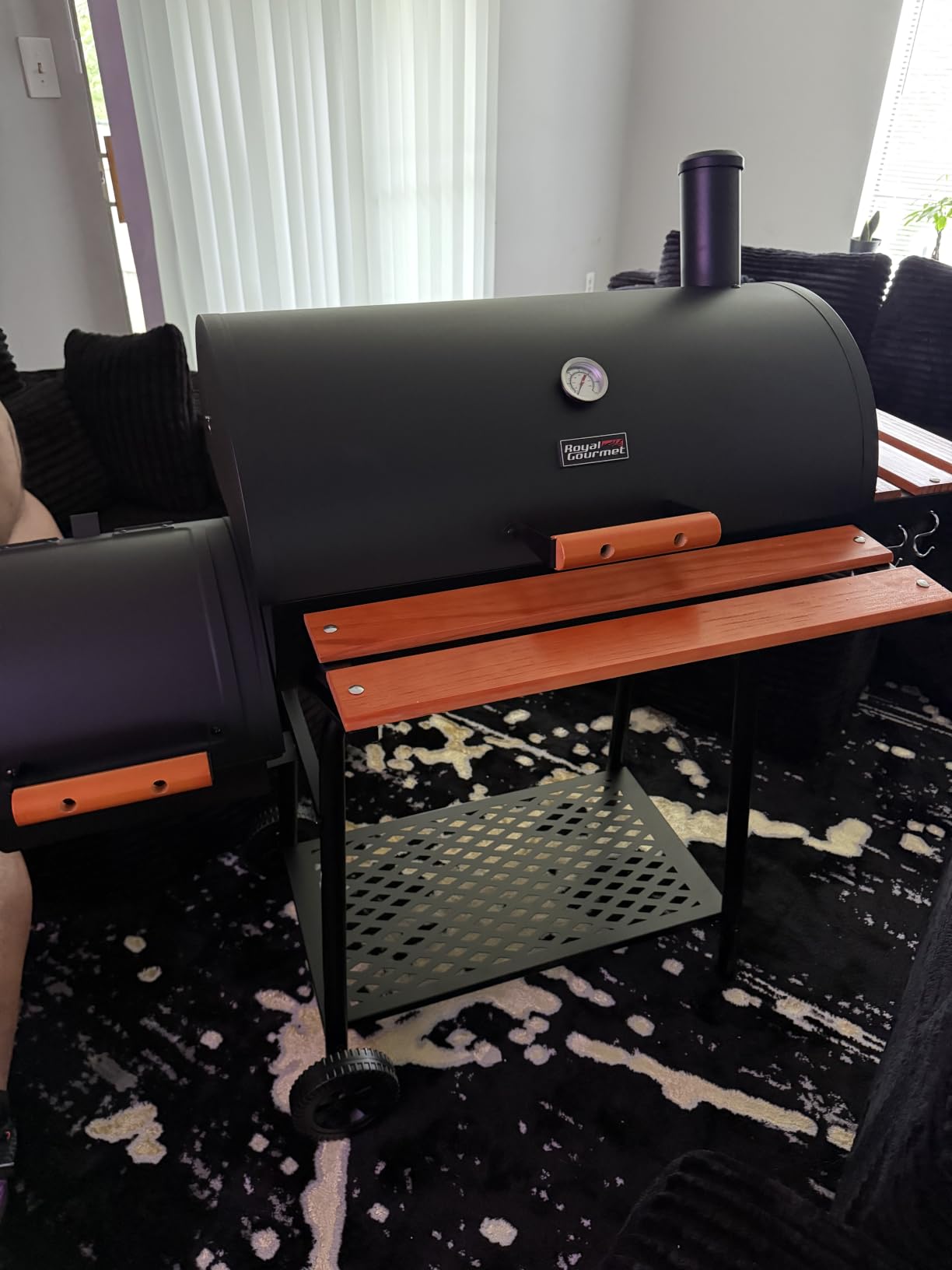 Royal Gourmet CC1830W 30-Inch Charcoal Grill with Offset Smoker, Wood-Painted Table, 811 Sq. In., Black customer photo 1