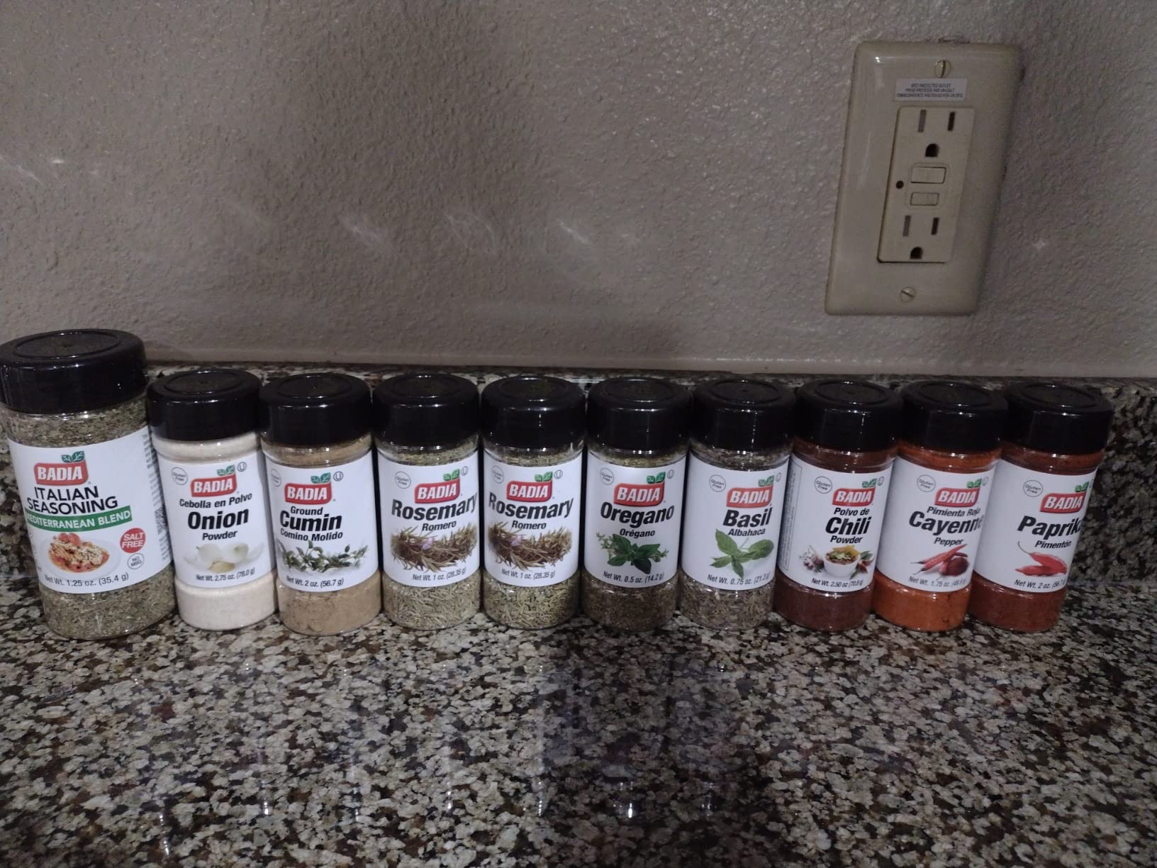 June Street Market New Kitchen Starter 10 Piece Gift Set with Basil, Cayenne, Chili Powder, Cumin, Garlic, Italian, Onion Powder, Oregano, Rosemary, Paprika and Blank Recipe Cards (style may vary) customer photo 1