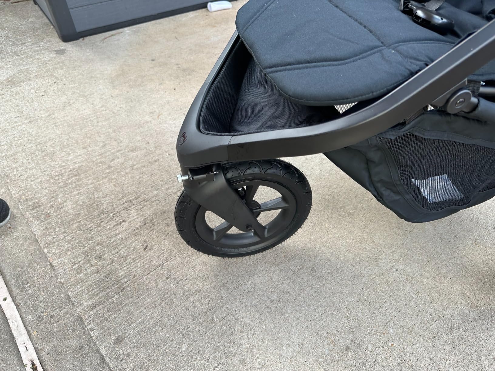 BOB Gear Wayfinder Jogging Stroller - Nightfall | Sleek, Slim Jogger Stroller; Running Stroller With Independent Dual Suspension & Air-Filled Tires; Infant Car Seat Compatible customer photo 2