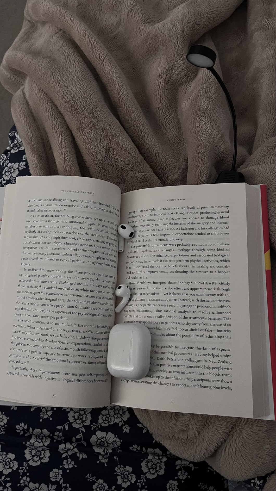 KTEBO 2 Pack Rechargeable Book Light Clip-On Reading Light for Books in Bed | 9 eye-friendly modes from 3 color temperatures and 3 brightness, USB-C up to 30 hrs - Black & Black customer photo 2