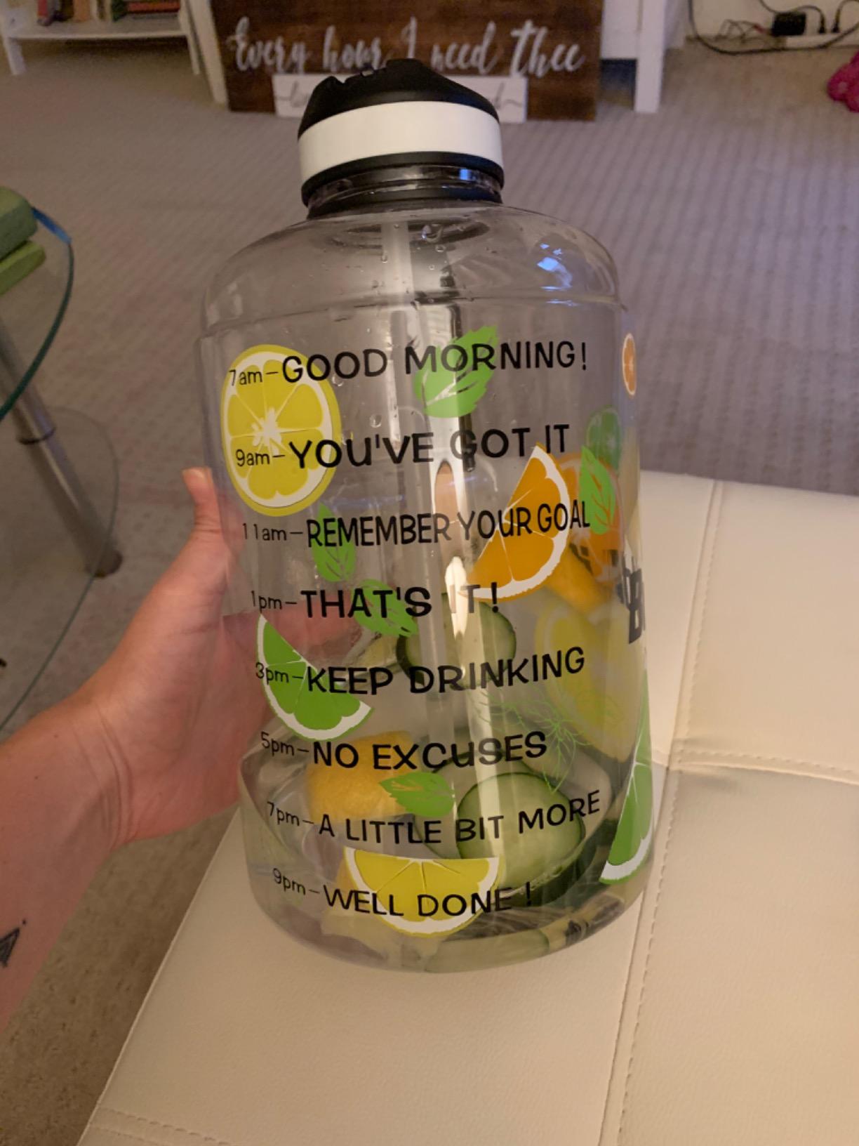 QuiFit Motivational Gallon Water Bottle - with Straw & Time Marker BPA Free Large Reusable Sport Water Jug with Handle for Fitness Outdoor Enthusiasts Leak-Proof customer photo 2