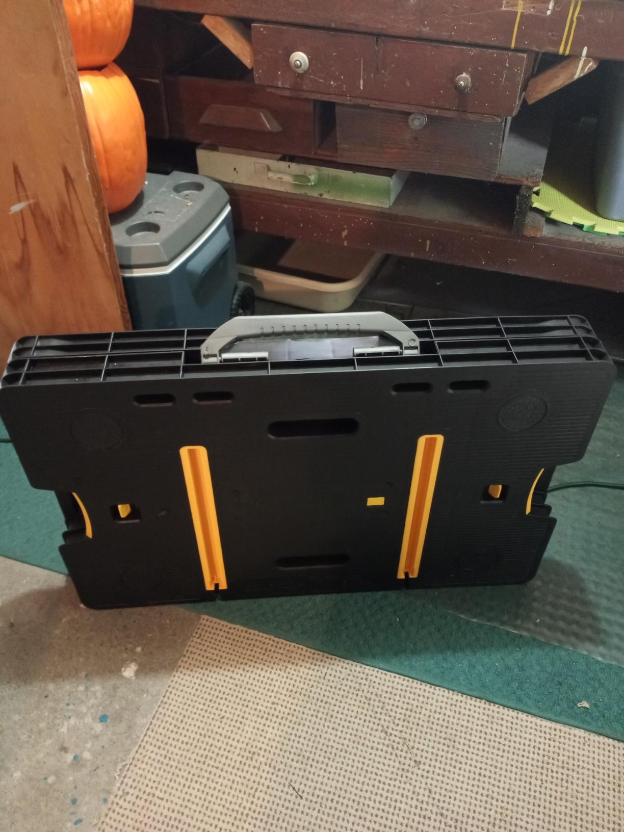 Keter Folding Portable Table Tool Stand Workbench with 2 12