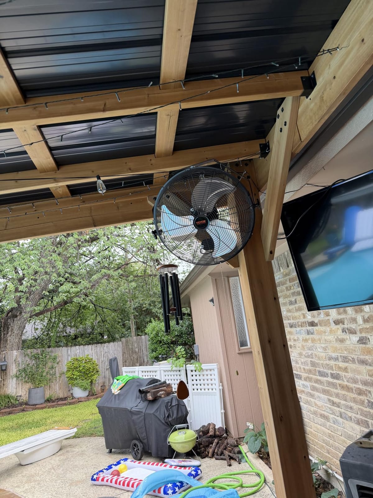 VEVOR 30 Inch Wall-Mount Misting Fan 3-speed IP44 Waterproof Oscillating | Max. 9500 CFM wall mounted fan for outdoor use, commercial, residential, greenhouse, workshop and patio, black, ETL listed customer photo 2