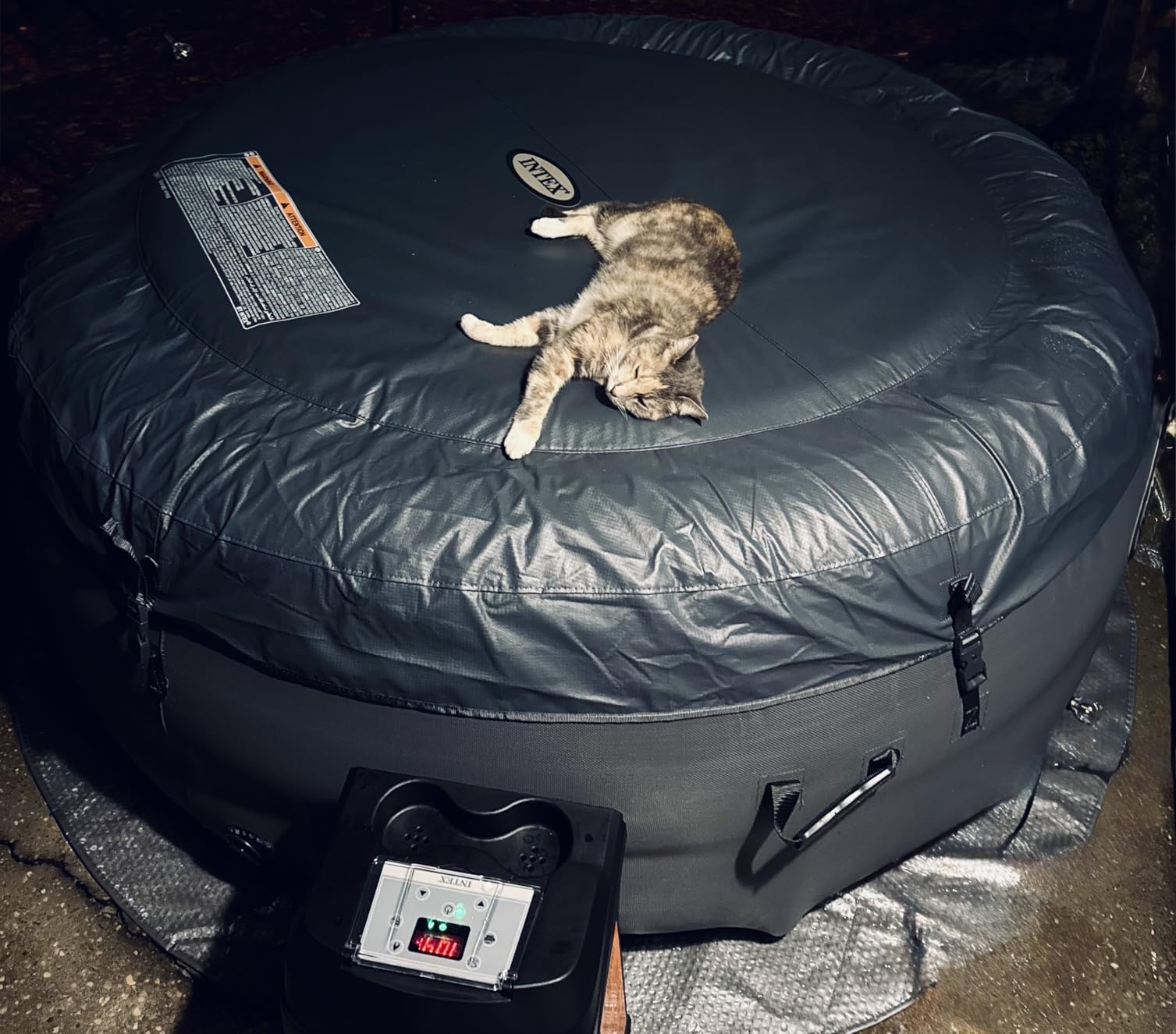 INTEX SimpleSpa 4 Person Round Inflatable Hot Tub, Bubble Massage Spa Set with Insulated Cover, Thermal Ground Cloth, & Chemical Dispenser, 77 in x 26 in customer photo 1