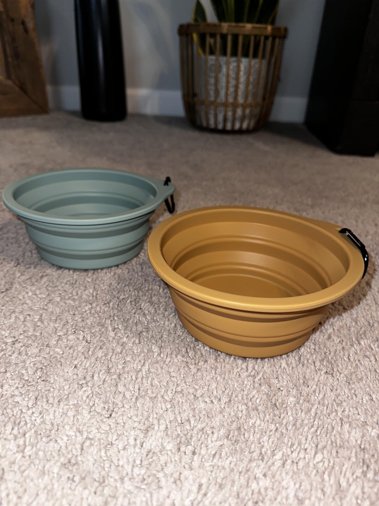 PetBonus 2-Pack Silicone Collapsible Dog Bowls, BPA Free Dishwasher Safe, Portable Foldable Expandable Travel Bowl, Food Water Feeding Cup Dish for Dogs Cats with 2 Carabiners (Turquoise, Tan) customer photo 1