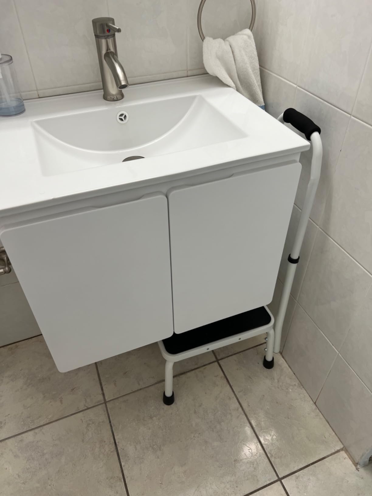 Sattiyrch Step Stool with Handle for Elderly, Sturdy and Lightweight Stool with Anti-Skid Platform, Easy Assmbly, Safely Supports up to 350 Pounds with 9.5 Inch customer photo 2