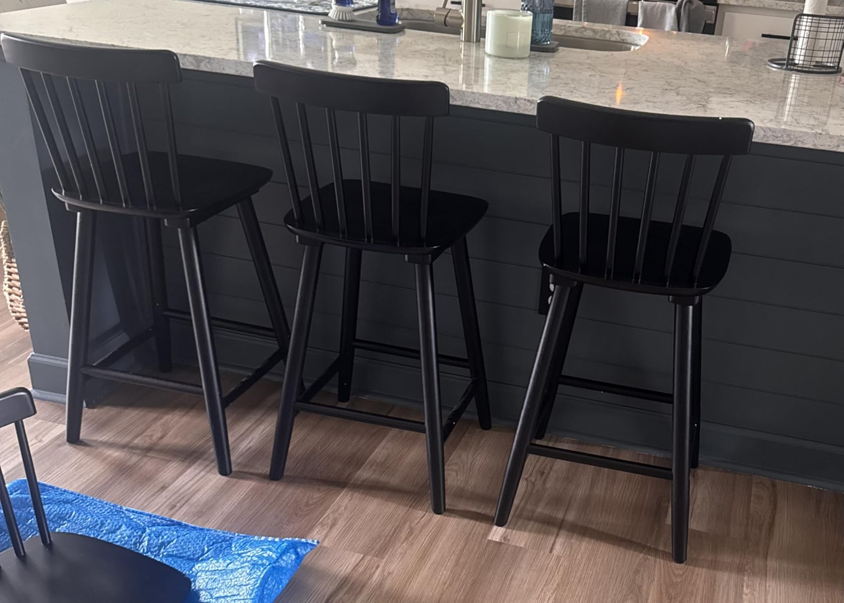 LUE BONA Windsor Wooden Barstools Set of 2 for Kitchen Island, Farmhouse 30 Inch Bar Height Stools Chairs with Spindle Back for Bar Bistro, Black customer photo 2