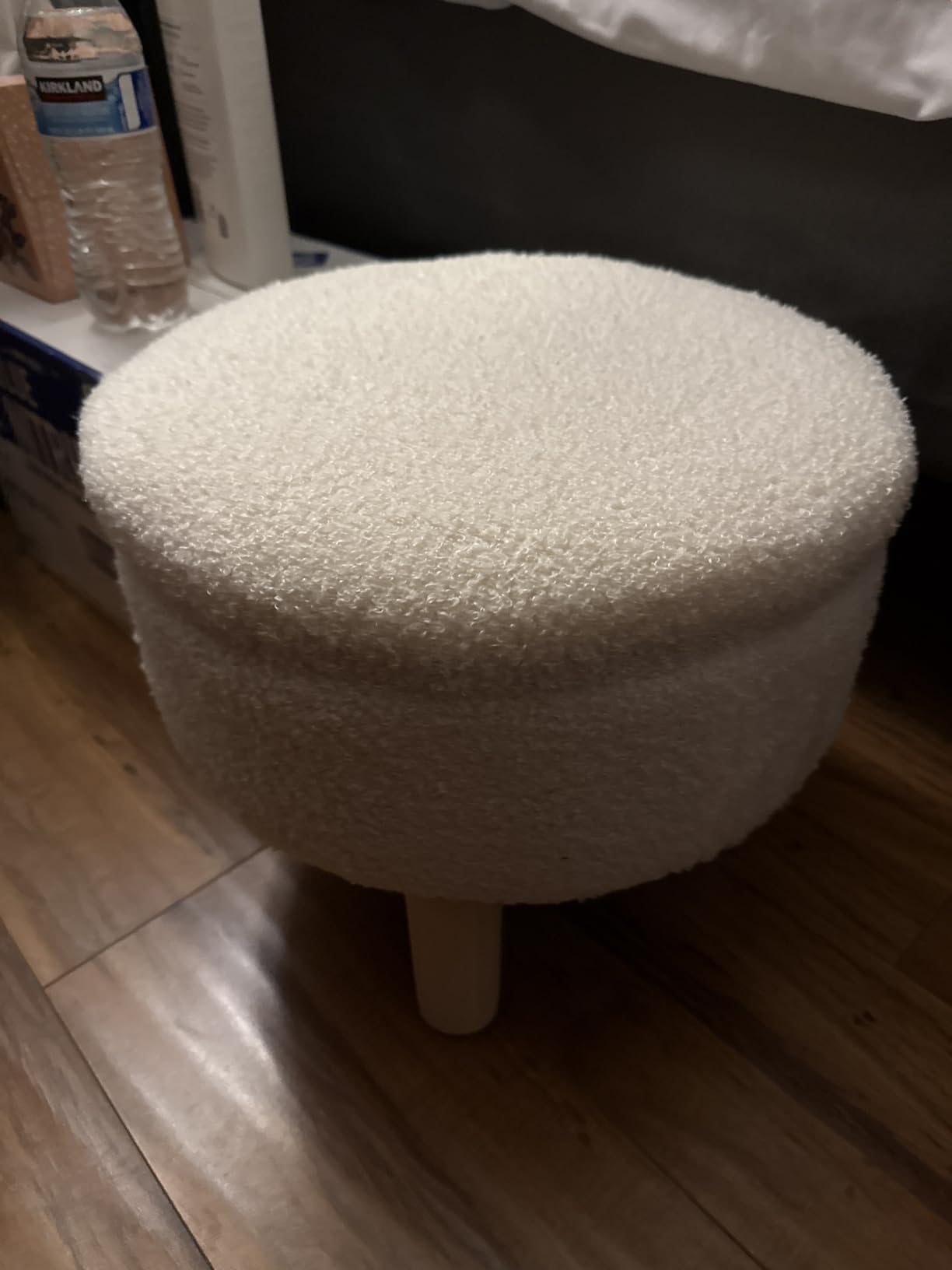 Wimarsbon Storage Ottoman, Modern Round Footrest with Soft Padded Seat, Teddy Velvet Footstool with Wood Legs, Accent Small Table or Plant Stand for Hallway, Living Room (Cream) customer photo 1
