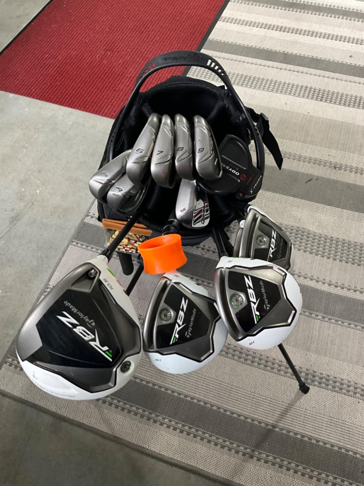 TaylorMade Pro Stand Bag, Lightweight, Ideal for Carrying or Push Cart customer photo 1