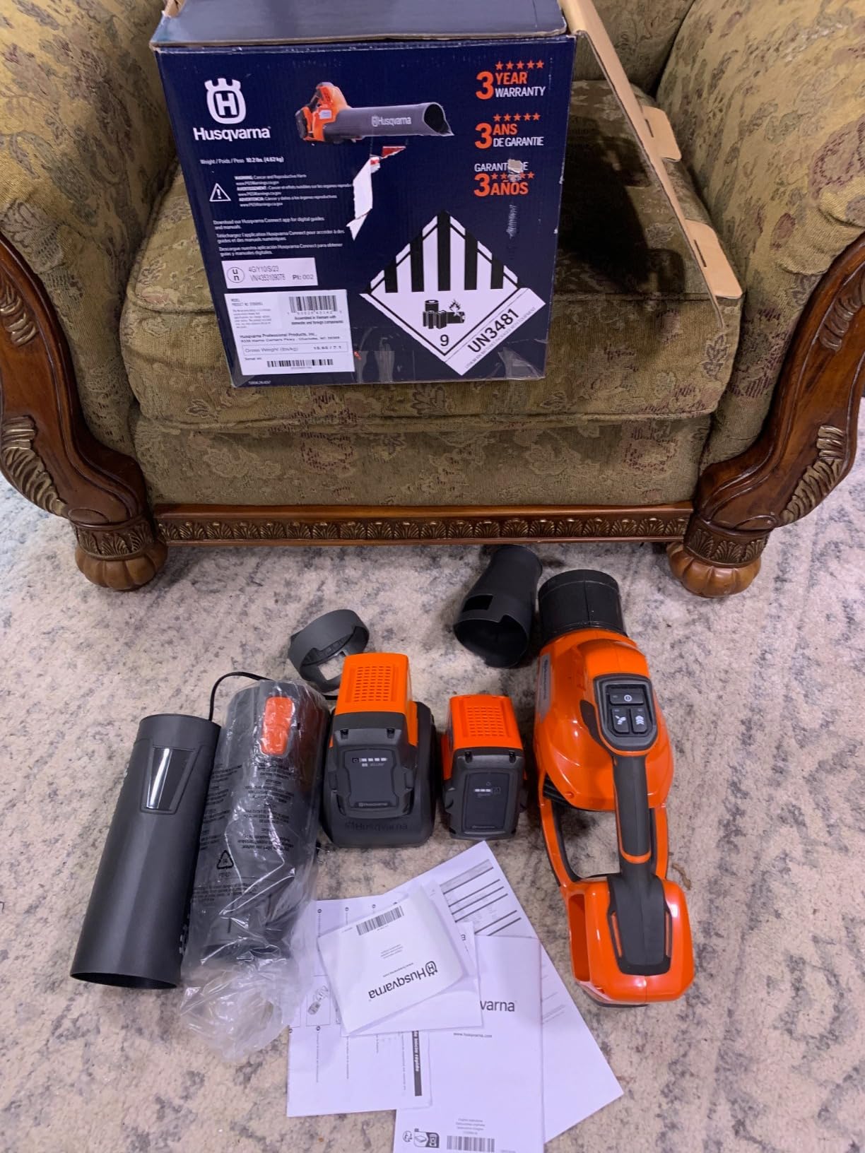 Husqvarna Leaf Blaster 350iB Battery Powered Cordless Leaf Blower, 200-MPH 800-CFM, Brushless Motor and Quiet Operation, 40V Lithium-Ion 7.5 Ah Battery and Charger Included customer photo 2