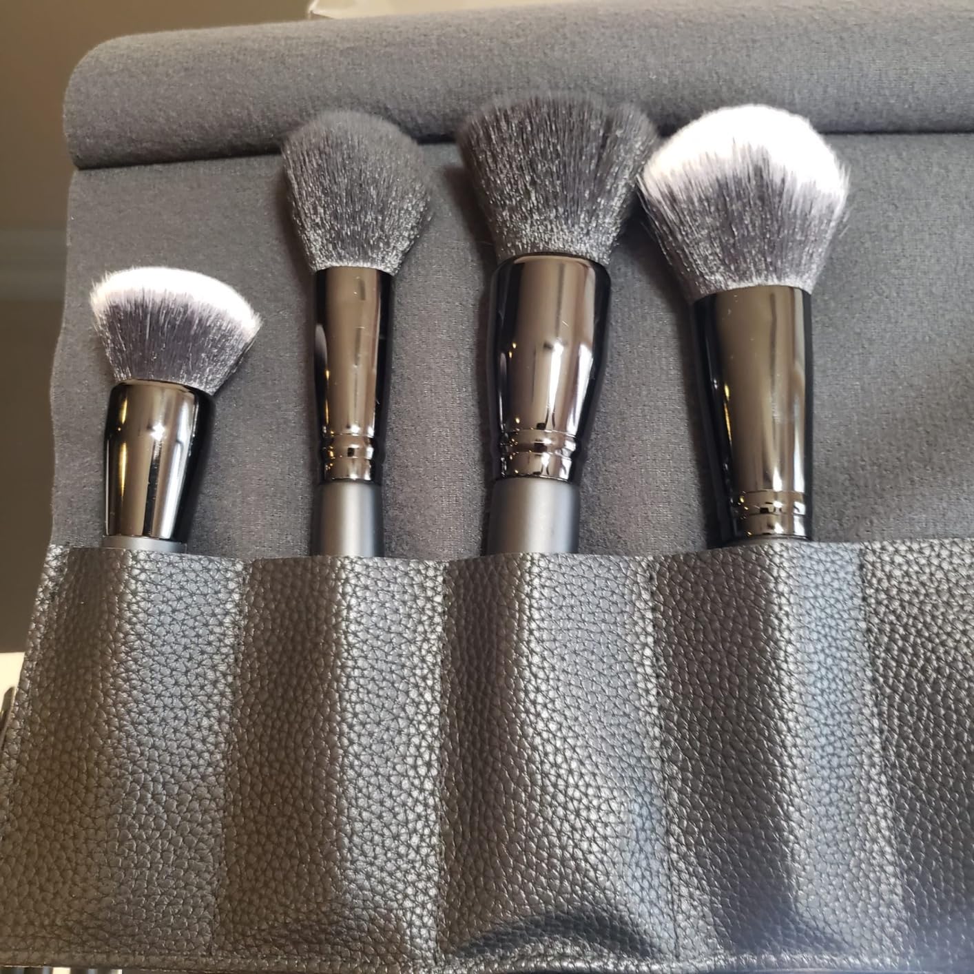 e.l.f. Ultimate Makeup Brush Set & Travel Roll, 17-Piece Brush Kit, Brushes For Eyeshadow, Foundation, Powder, Concealer & more, Vegan & Cruelty-Free customer photo 1