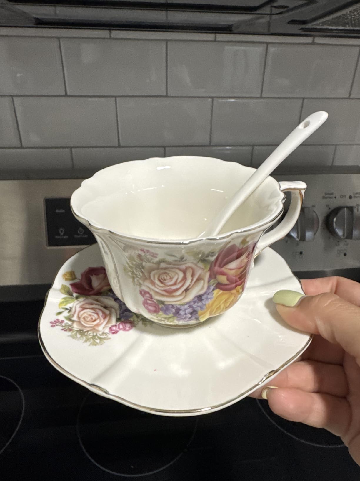 Pumtus Tea Cups and Saucers Set of 6, 8 OZ Vintage Ceramic Teacups with Spoon, Floral Rose British Coffee Mug, Elegant Bone China Cup Gift Set for Cappuccino, Espresso, Latte, Afternoon Tea Party customer photo 2