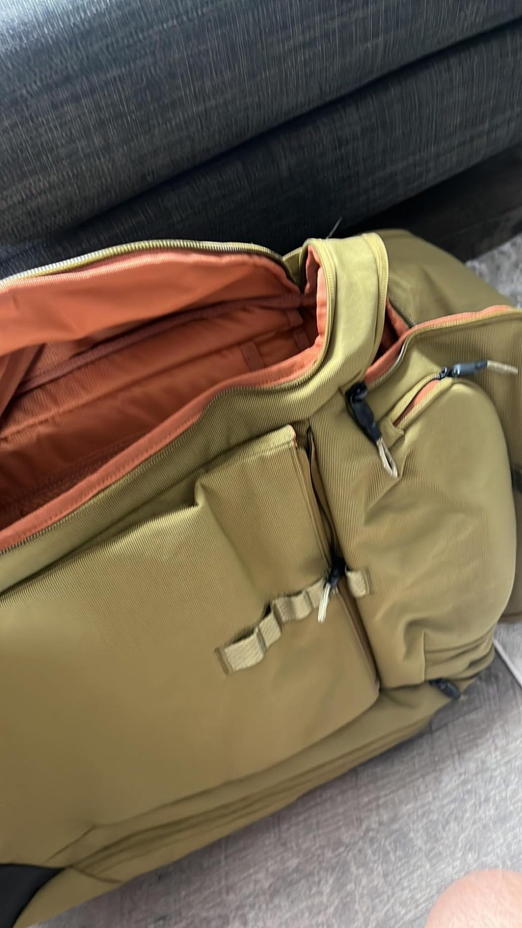 Thule Paramount 27L Backpack - Commuter backpack - Padded pocket fits 16