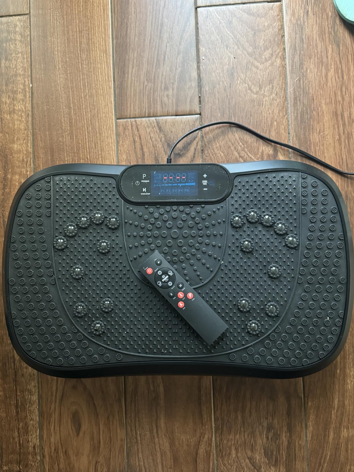 AXV Vibration Plate Exercise Machine Fitness Platform Body Vibrating Board | Curved Design 200W Powerful Oscillating 120 Level Shake Plate for Lymphatic Drainage Recovery Whole Body Toning With Handles customer photo 2