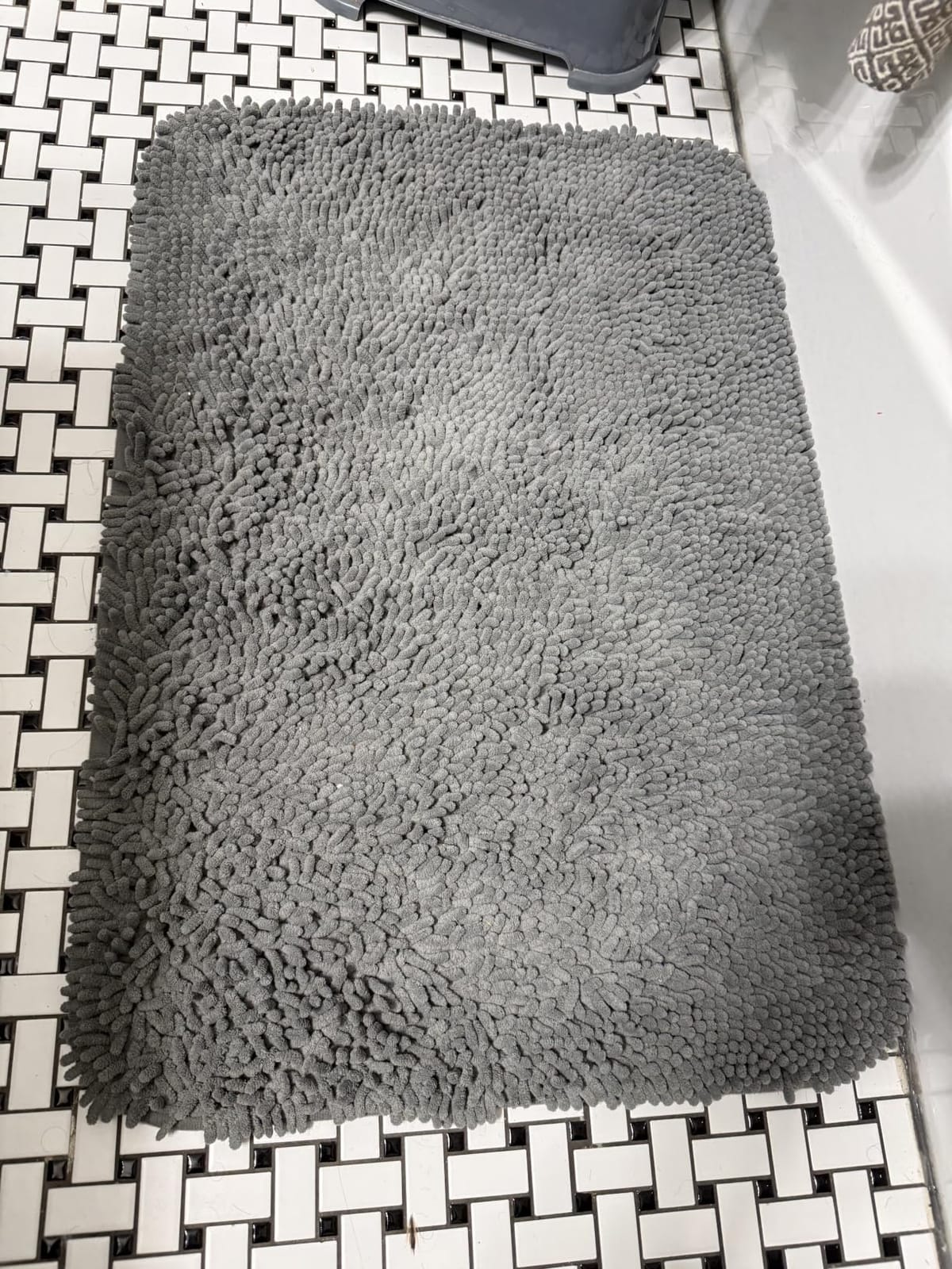OLANLY Bathroom Rugs 36x24, Extra Soft Absorbent Chenille Bath Rugs, Grey customer photo 1