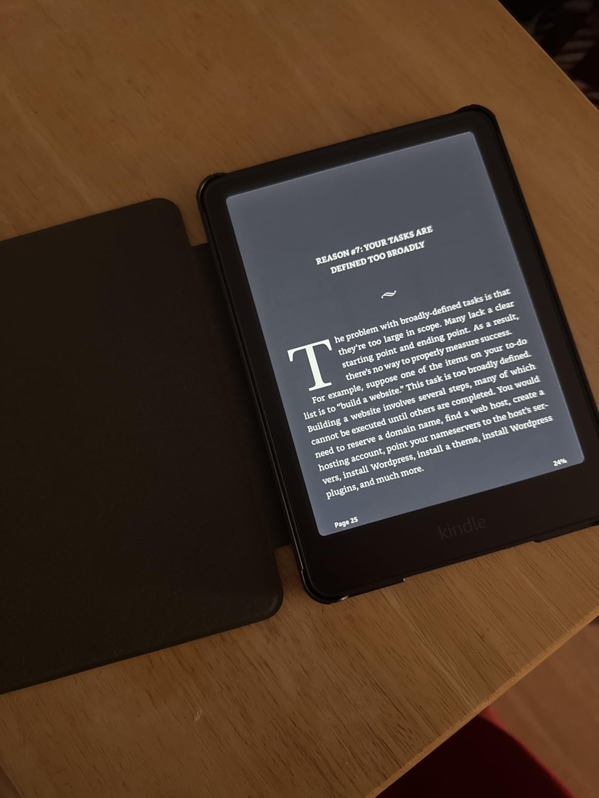 Amazon Kindle Paperwhite Signature Edition 32GB (newest model) - 20% faster with auto-adjusting front light, wireless charging, and weeks of battery life - Metallic Jade customer photo 2