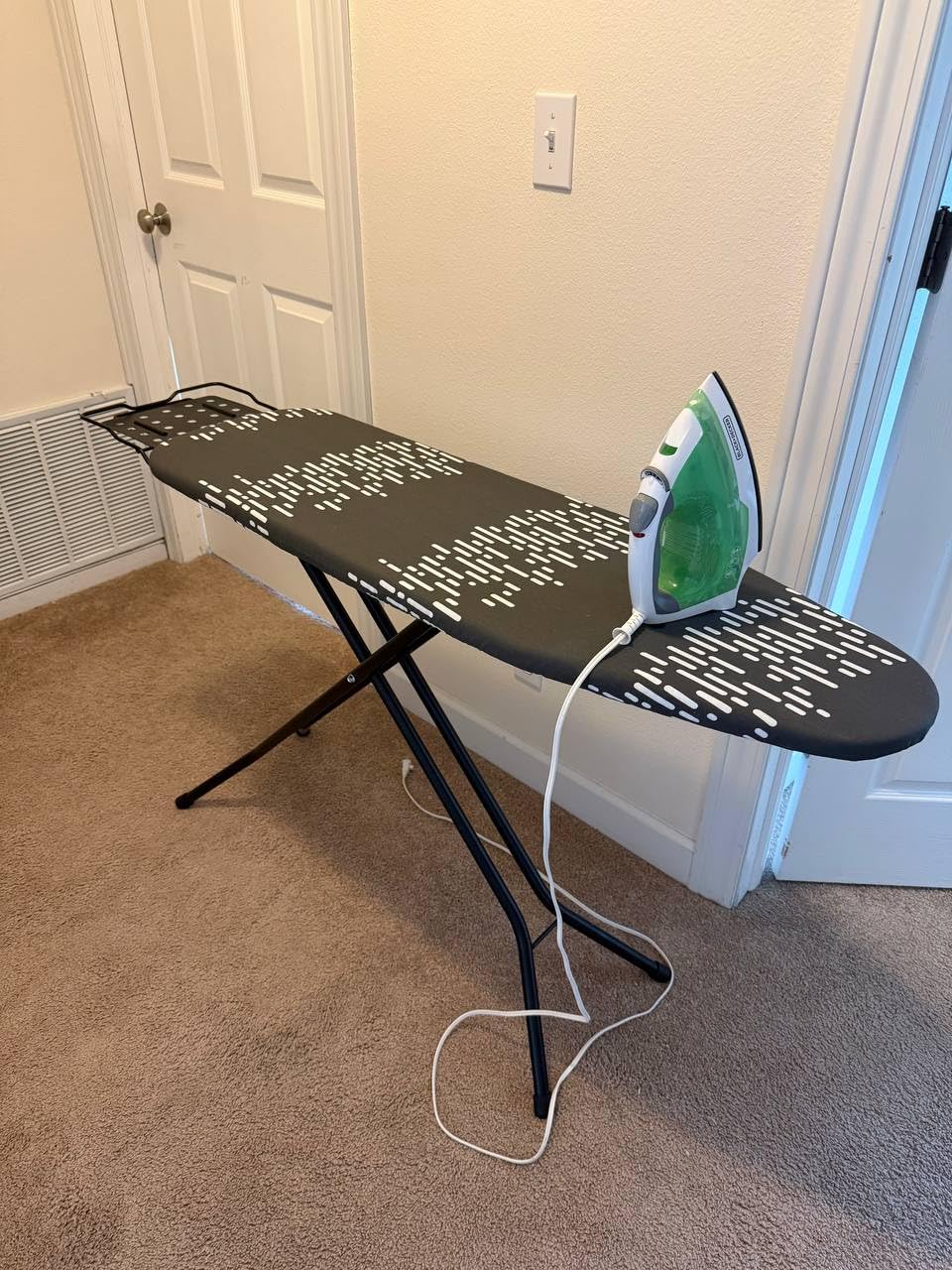 Jakeefud Ironing Board 13