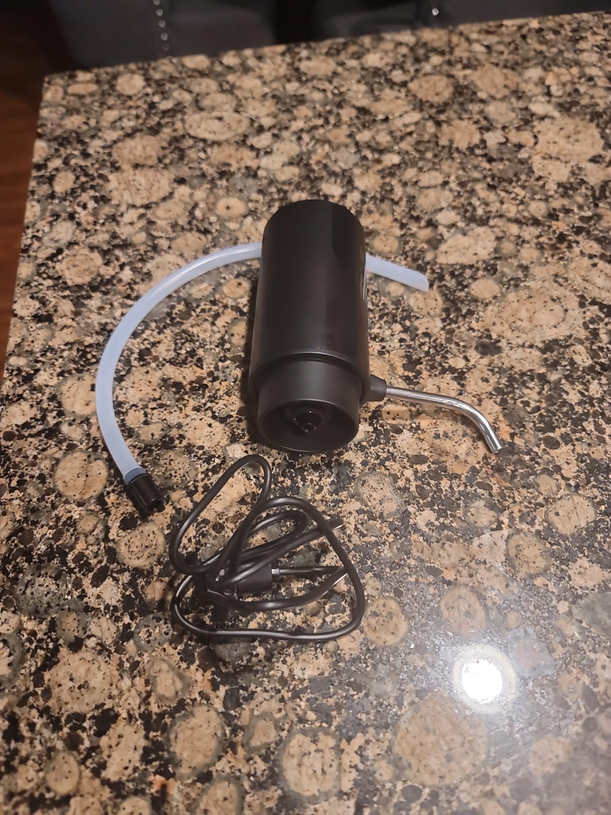 Wine Aerator Electric Wine Decanter Automatic Wine Aerator, Wine Dispenser Wine pourer with USB Rechargeable customer photo 1