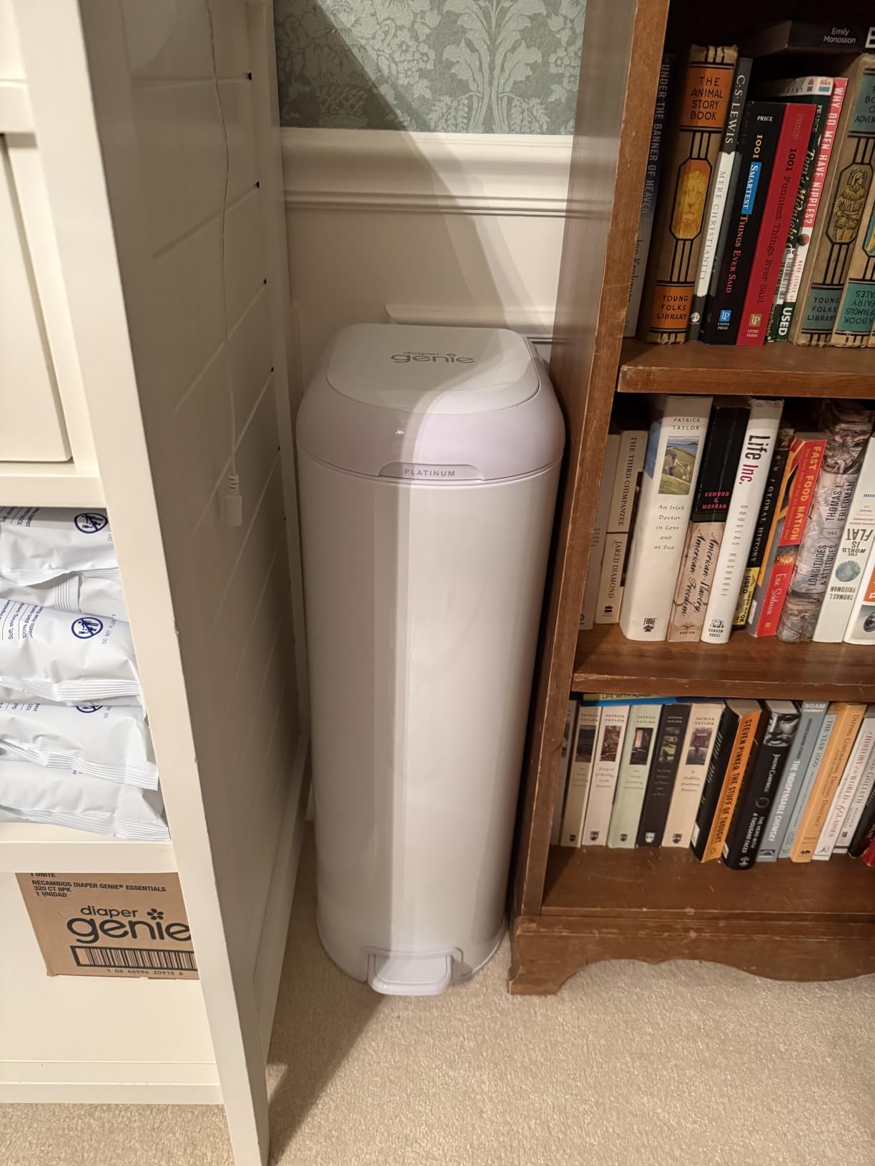 Diaper Genie Platinum Pail | Hands-free odour-locking diaper pail (white) includes Easy Roll tear-off bags holding up to 846 newborn diapers. customer photo 1