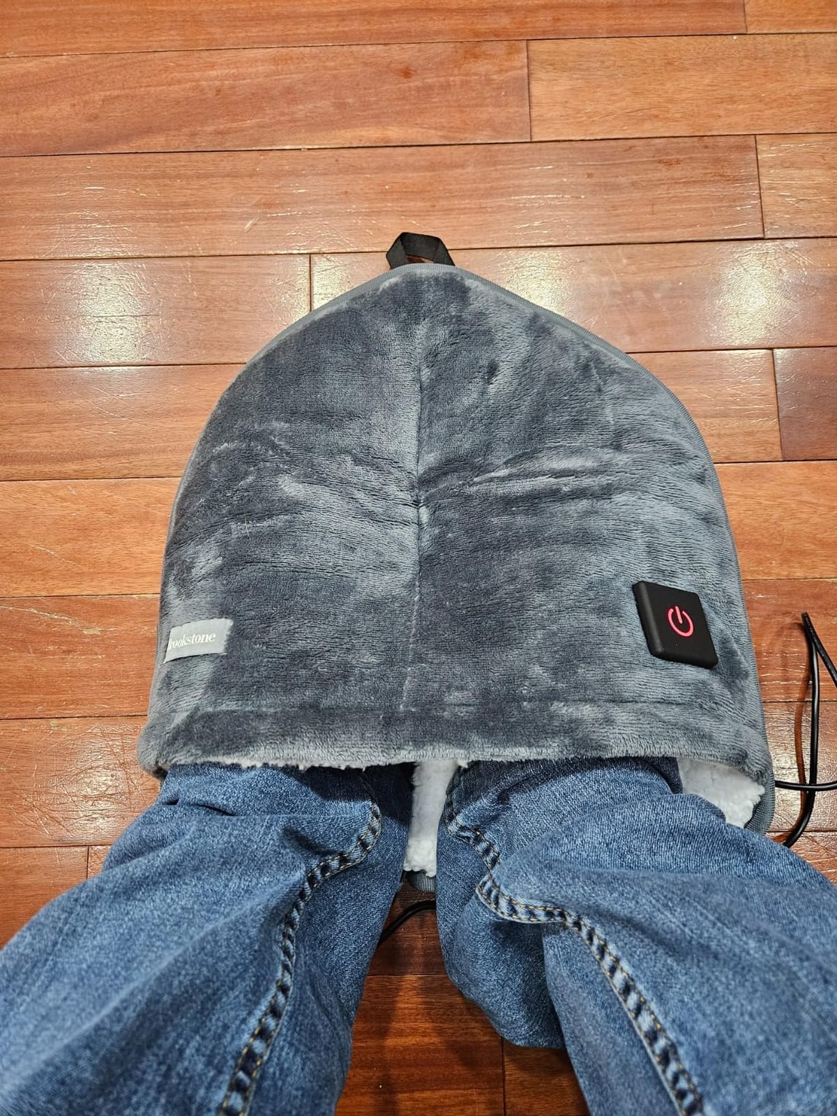 Brookstone Electric Foot Warmer | Ultimate Relaxation with 4 Adjustable Settings for Custom Warmth | Soft Sherpa-Lined for Supreme Comfort | Feet Heater for Sofa, Desk or Anywhere | 100% Polyester customer photo 2