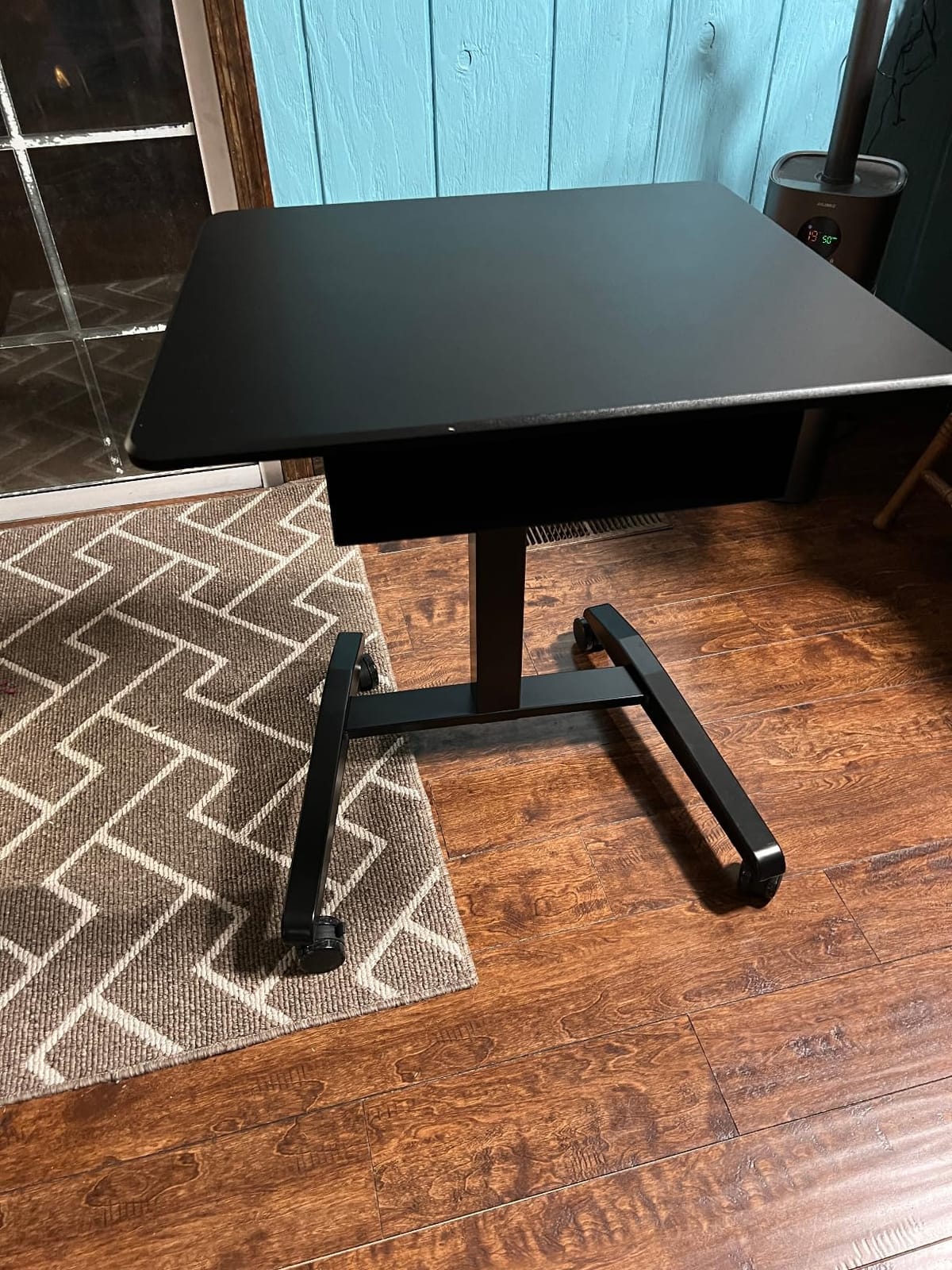 JOY worker Mobile Standing Desk with Drawer, 28