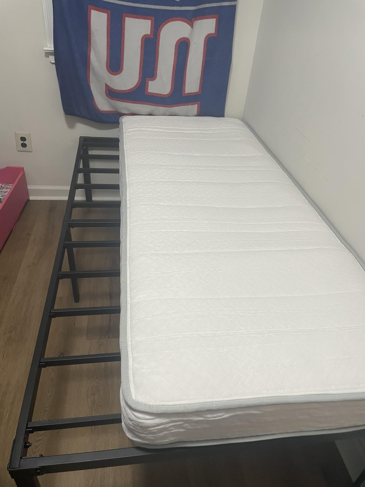 Zinus 6 Inch Twin Foam and Spring Hybrid Mattress, Medium Firm Feel | Fiberglass Free, Durable Support, Mattress in a Box, CertiPUR-US & OEKO-TEX Certified Safe Materials customer photo 2