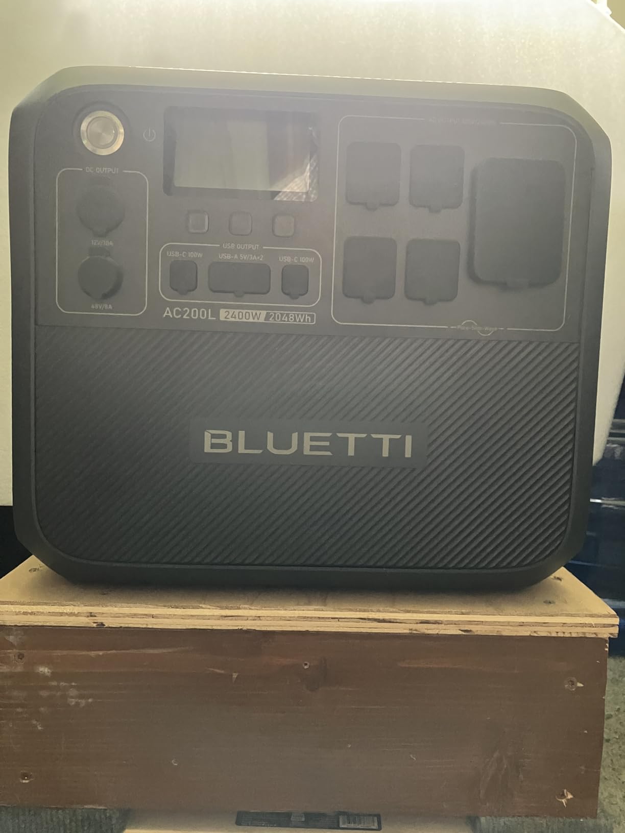 BLUETTI AC200L Portable Power Station 2048Wh 2400W LiFePO4 Battery, 3600W Power Lifting, Expandable to 8192Wh, 30A RV Output, Solar Generator for Camping, RV, Home Use, Emergency customer photo 1