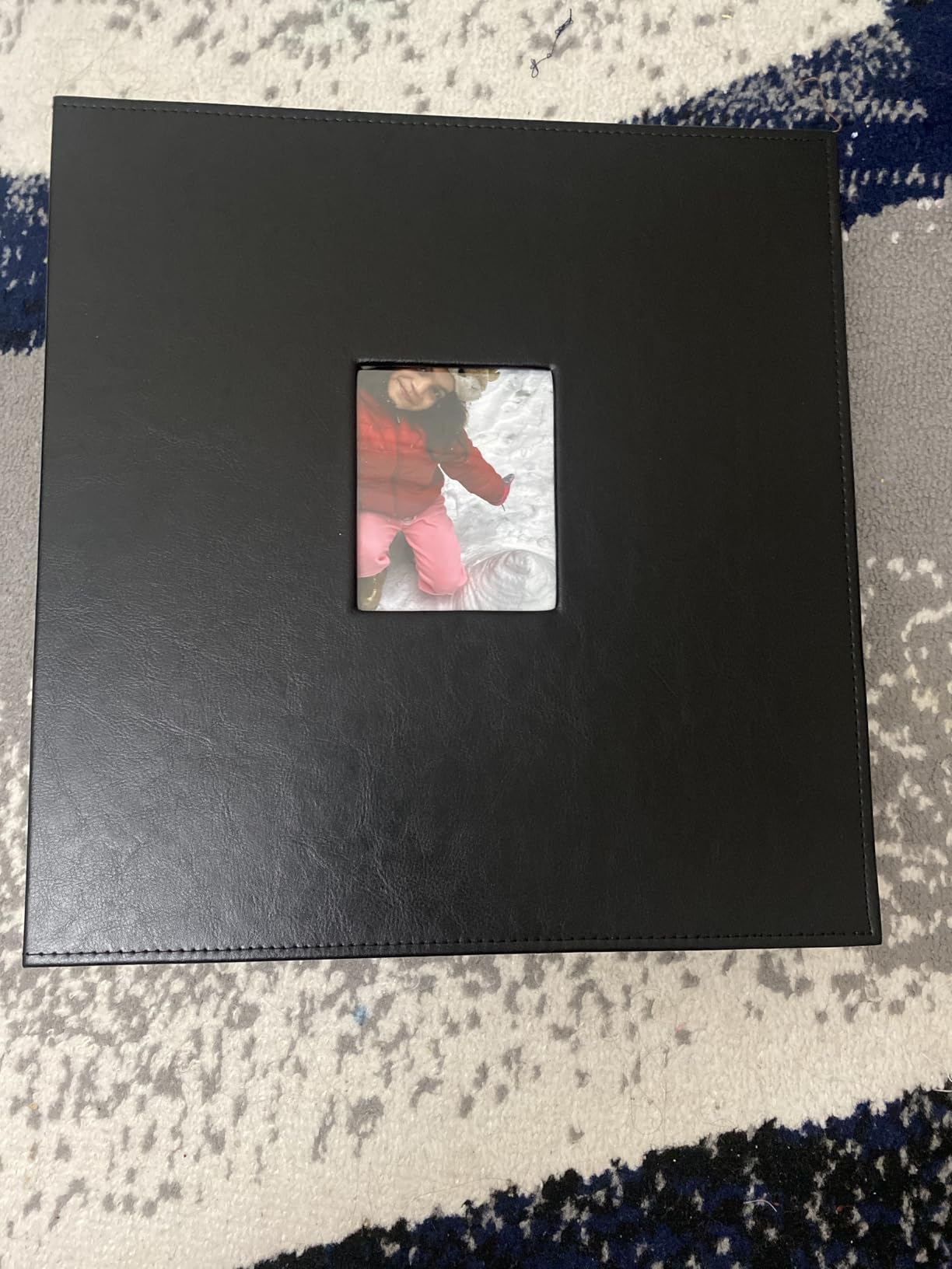 Aevdor Large Capacity 4x6 Photo Album, 1000 Photos, Leather Cover, Black | 3 Horizontal + 2 Vertical per Side, Acid-Free Black Inner Pages, Front Display Window, Family, Wedding & Everyday Photos customer photo 2
