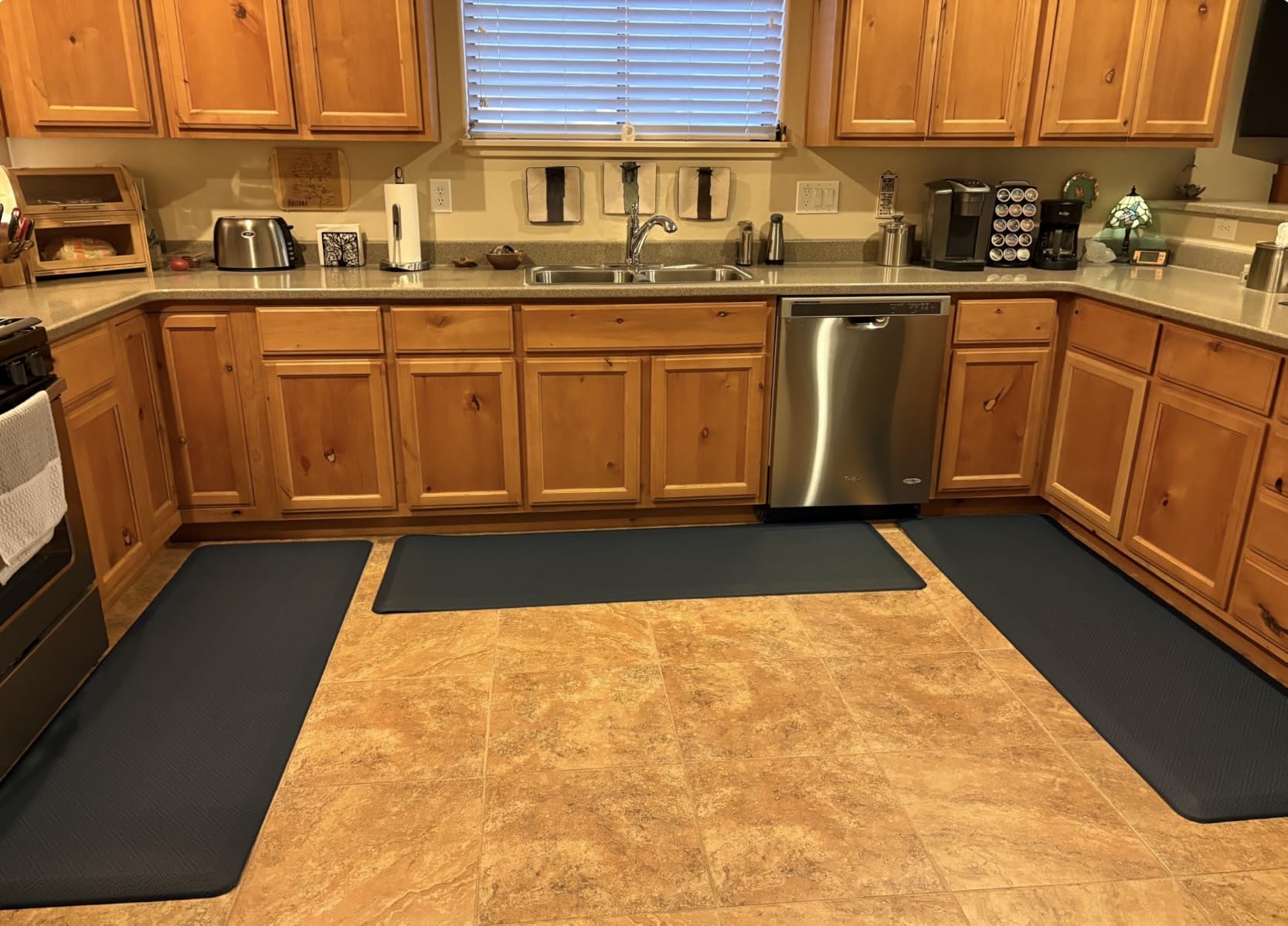 Ophanie Kitchen Mats for Floor, 3/4 inch Thick, 20x32 Anti Fatigue Cushioned Mat, Kitchen Rugs, Waterproof, Comfort Ergonomic Standing Mat for Office, Home, Sink with 99+ Pairs of Anti-Slip Bottom Ridges customer photo 1