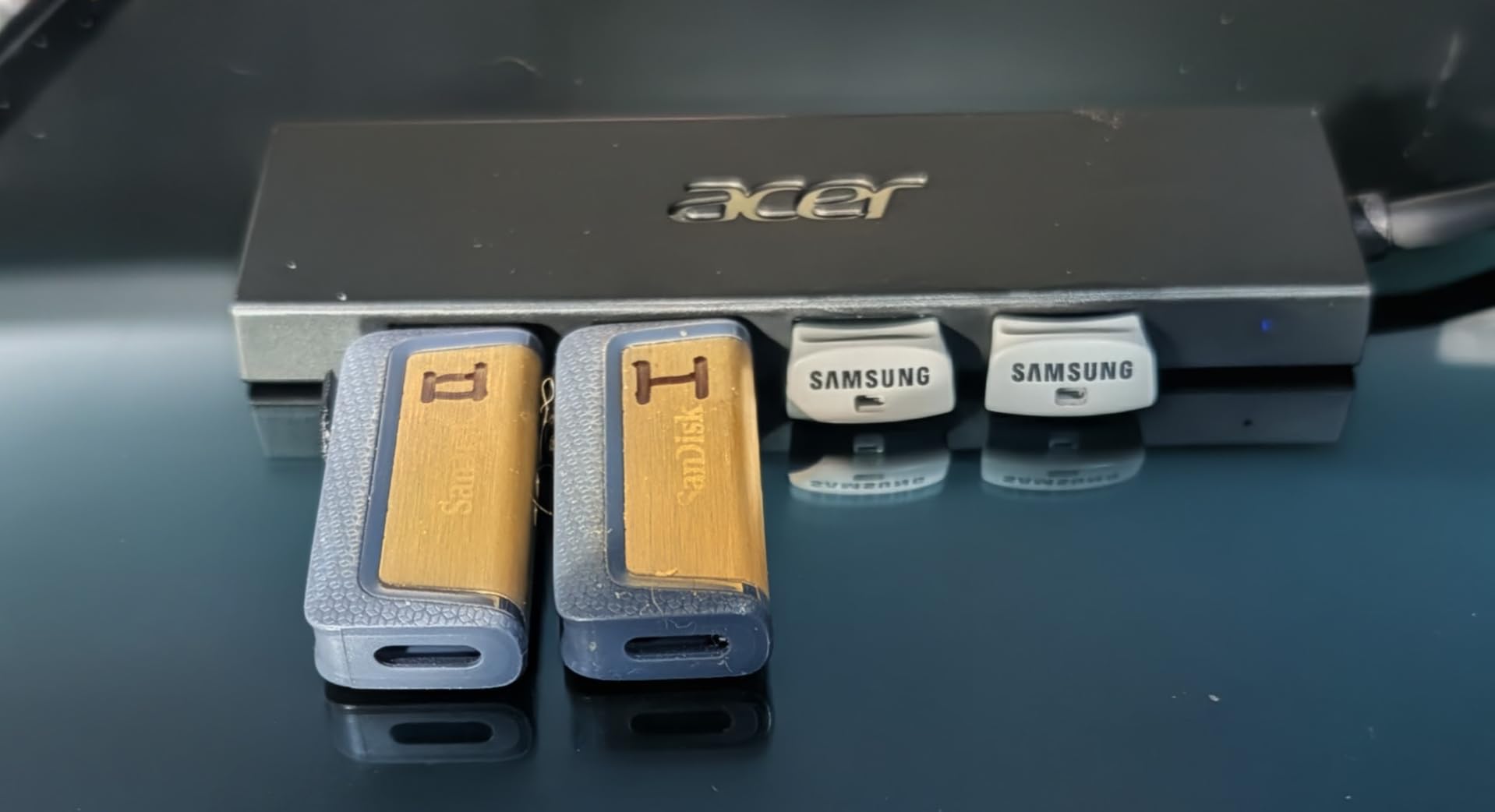 Acer USB Hub 4 Ports, Multiple USB 3.0 Hub, USBA Splitter for Laptop/PC 2FT with Type C Power Port customer photo 1