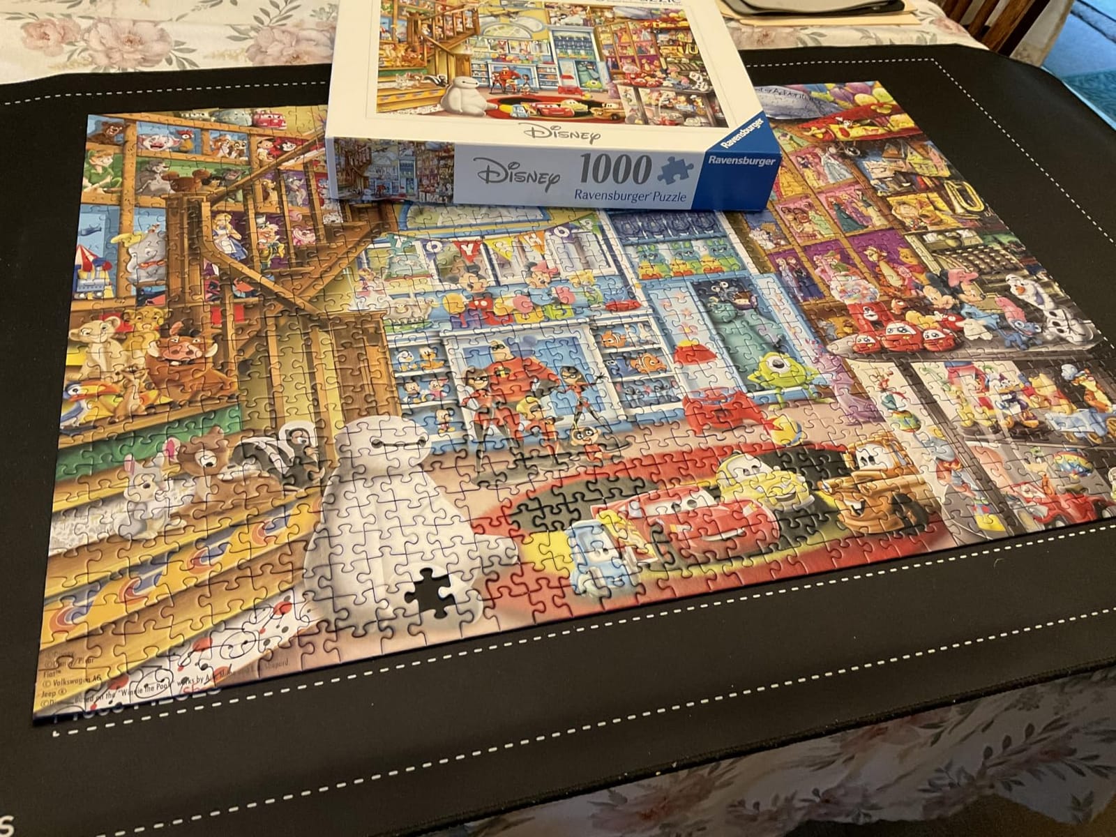 Ravensburger Disney & Pixar 1000 Piece Jigsaw Puzzle - Toy Shop Scene with Mickey Mouse, Olaf & More - Premium Quality customer photo 2