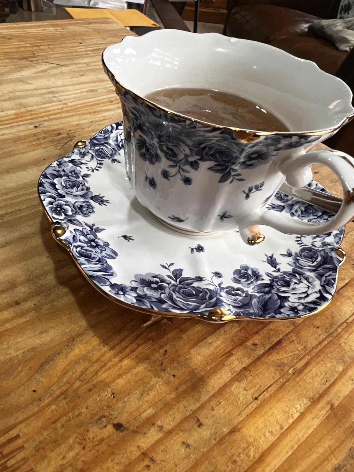 TATSUMI Country Roses Bone China Tea Cup and Saucer Set, 3 Pieces, Vintage Style, For Women and Tea Parties(QH,1 Set) customer photo 1