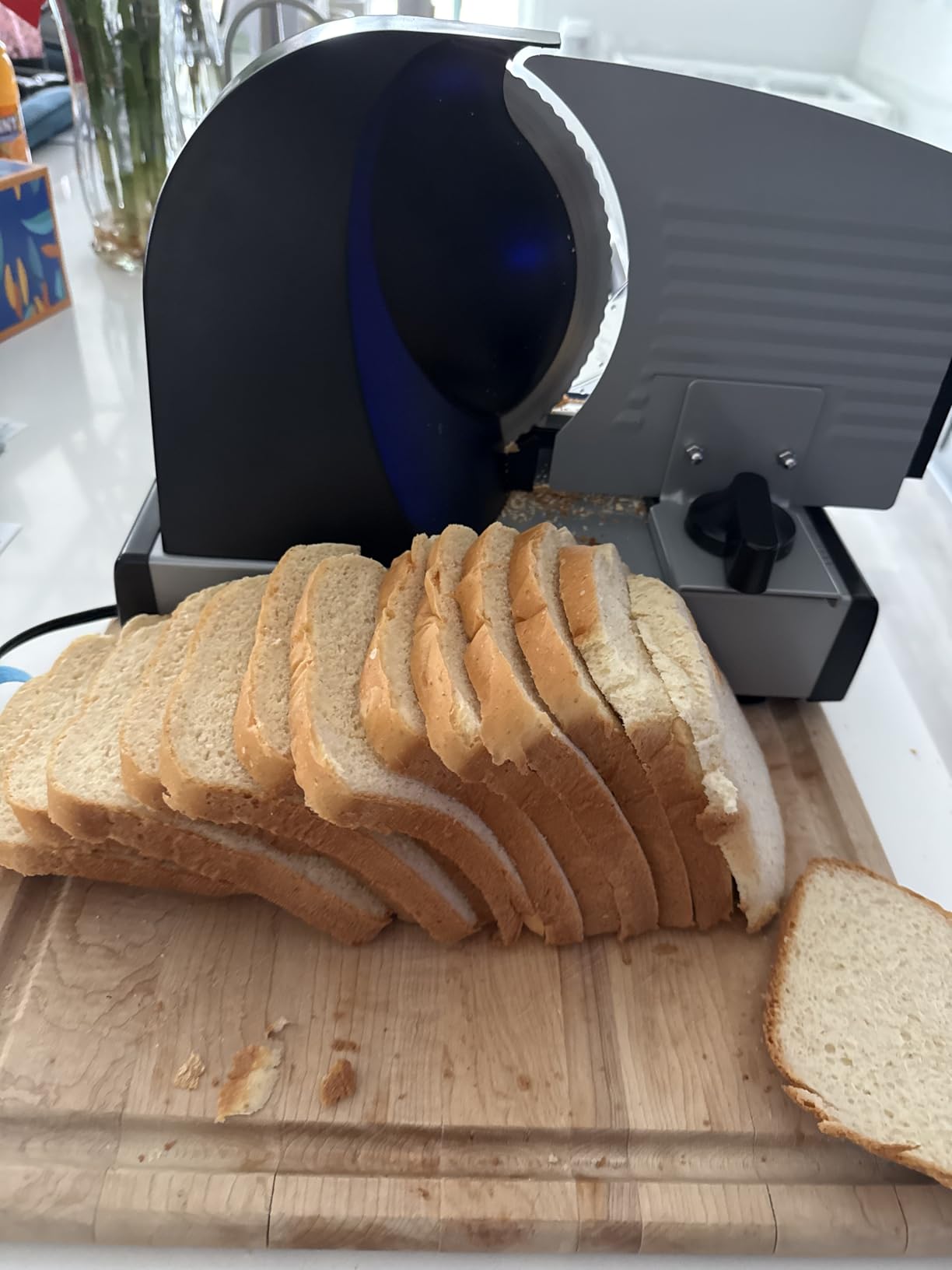 NutriChef Electric Meat Slicer | 200W Automatic Meat, Deli & Bread Slicer | Adjustable Dial for 0-15mm Cutting Range Thickness | Removable 7.5 IN Stainless Steel Blade & Food Pusher for Safety (Black) customer photo 2
