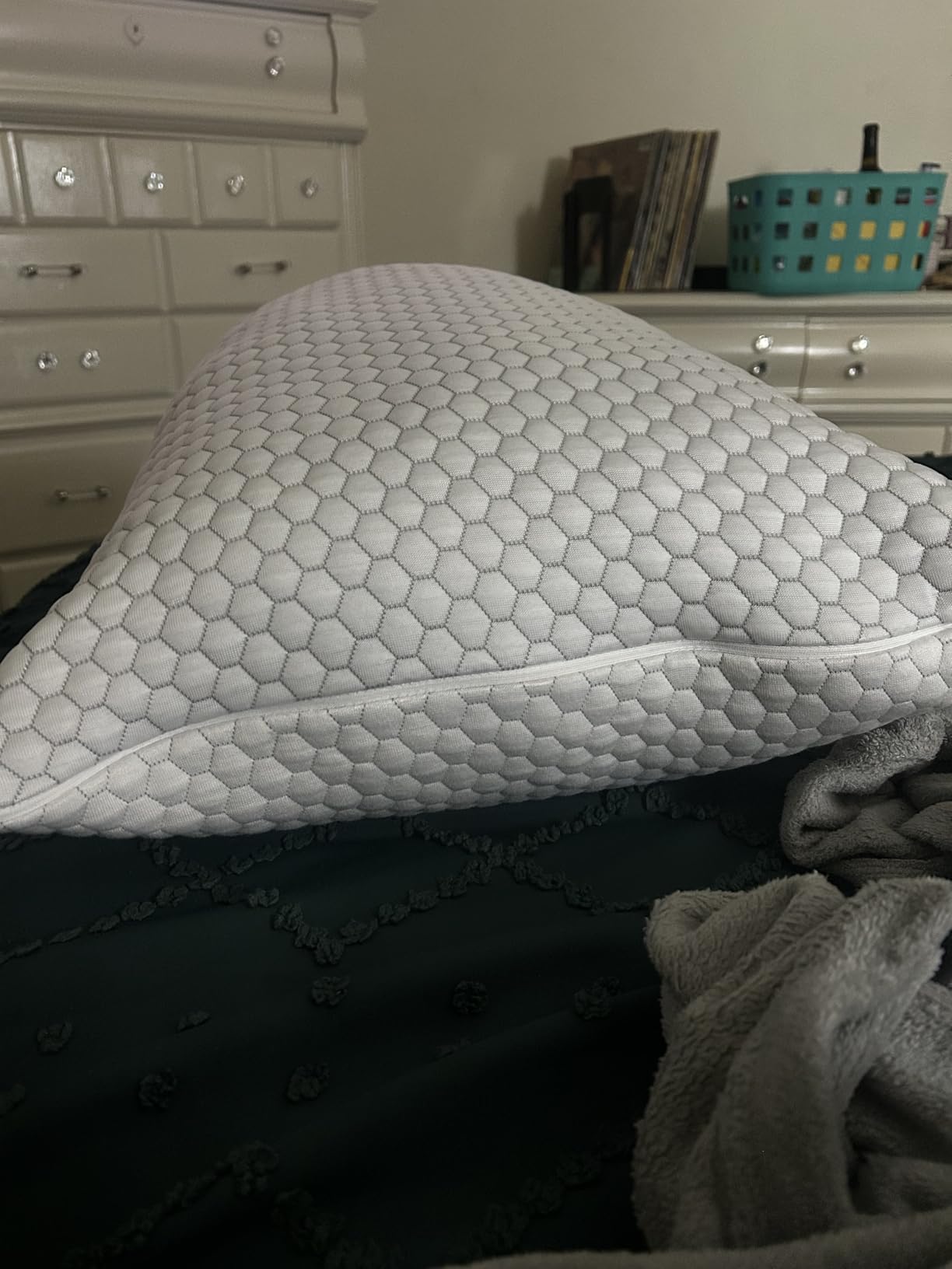 CushyOasis Cooling Pillow for Sleeping, Pillows Queen Size Set of 2, CertiPUR-US Shredded Memory Foam Pillows for Hot Sleepers, Adjustable Firm Pillow for Side, Back, Stomach Sleepers, Gray customer photo 2